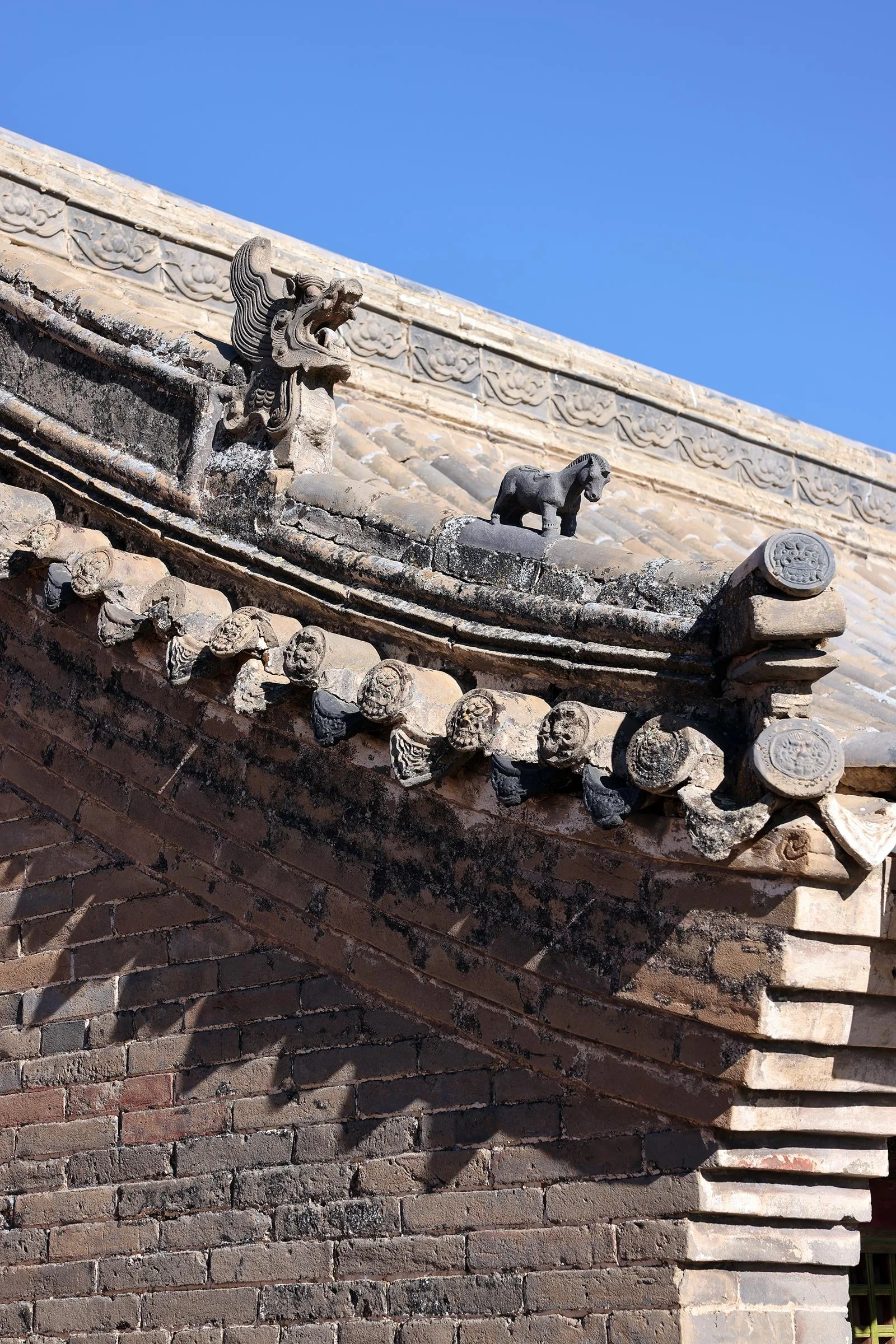 Små figurer på taket