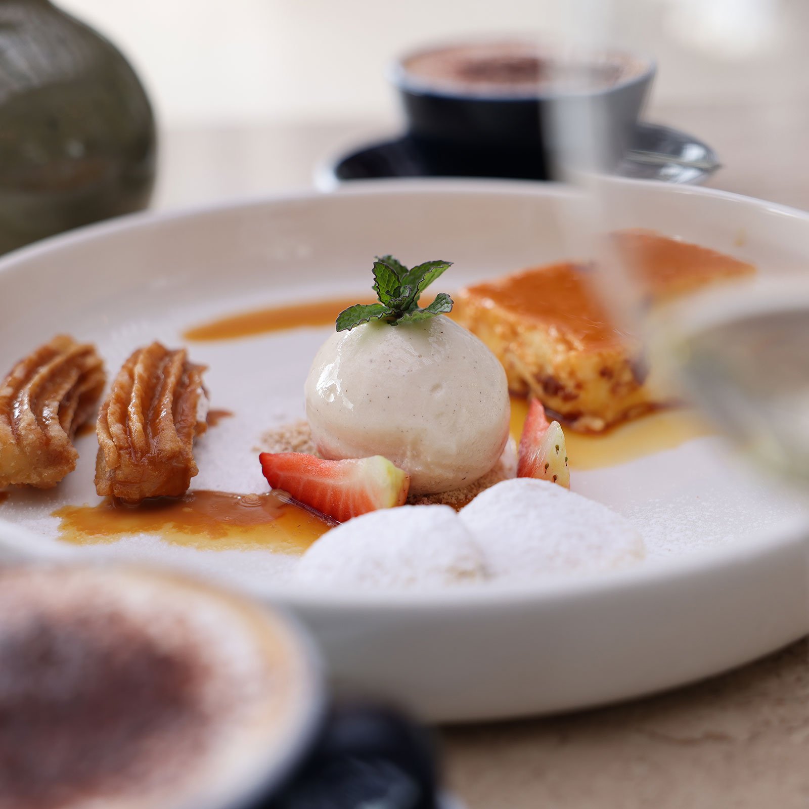 Chilenska sötsaker på restaurang Tanino på vingården Viña Casas del Bosque, Chile