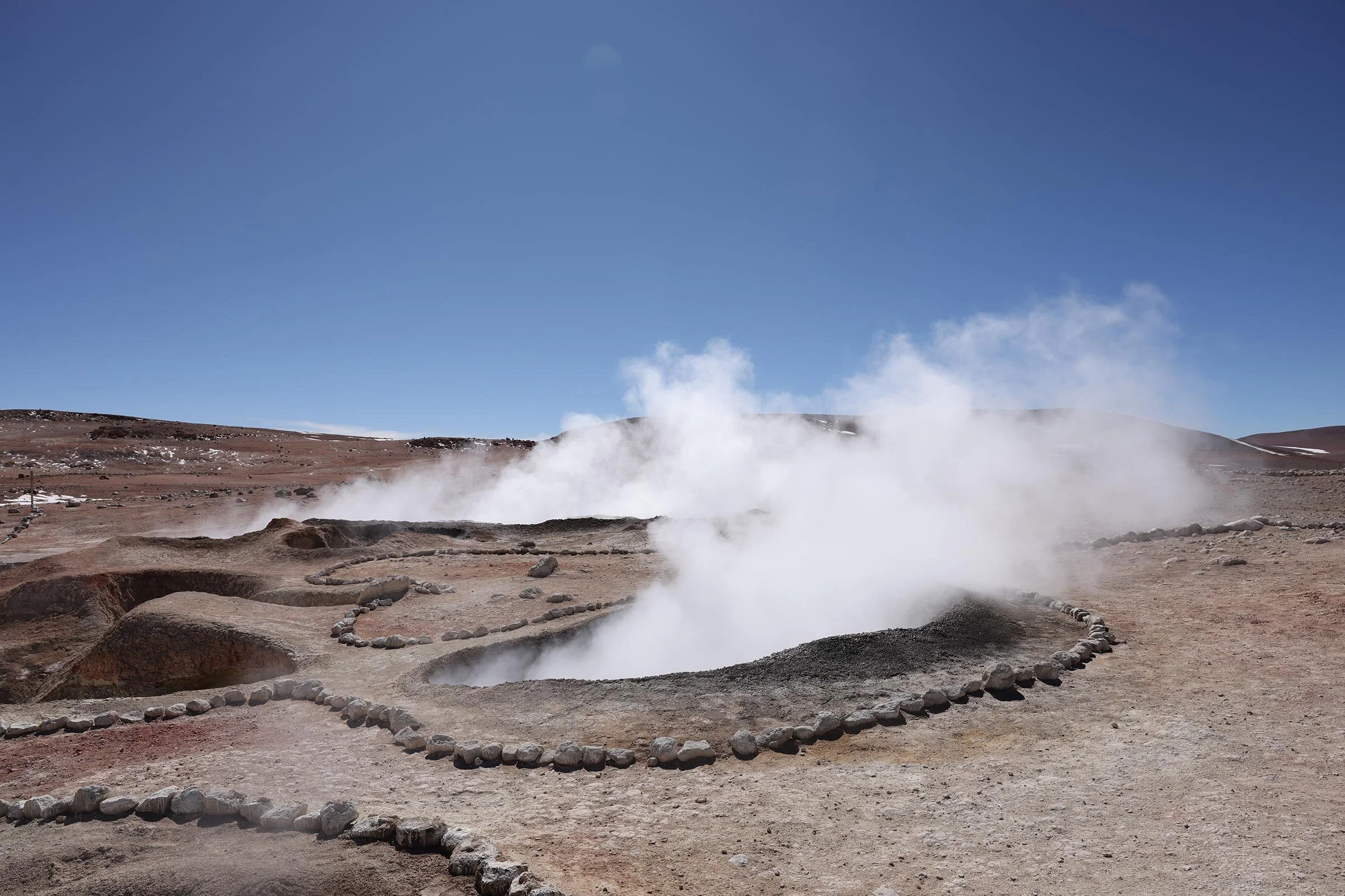 Ånga från Gejsrarna Sol de Mañana, Reserva Nacional de Fauna Andina Eduardo Avaroa, Bolivia