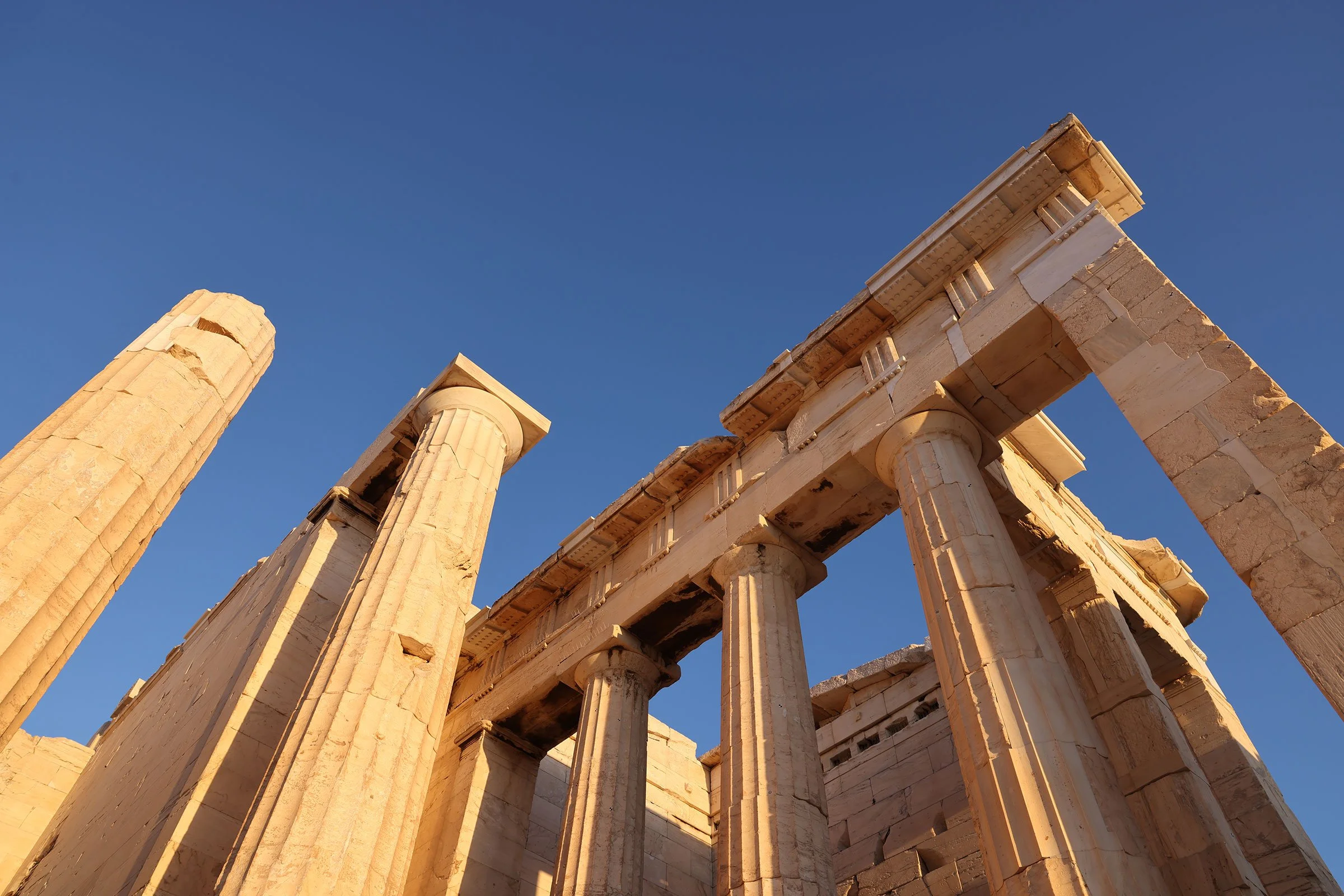 Pelare på ett tempel på Akropolis i Aten, Grekland