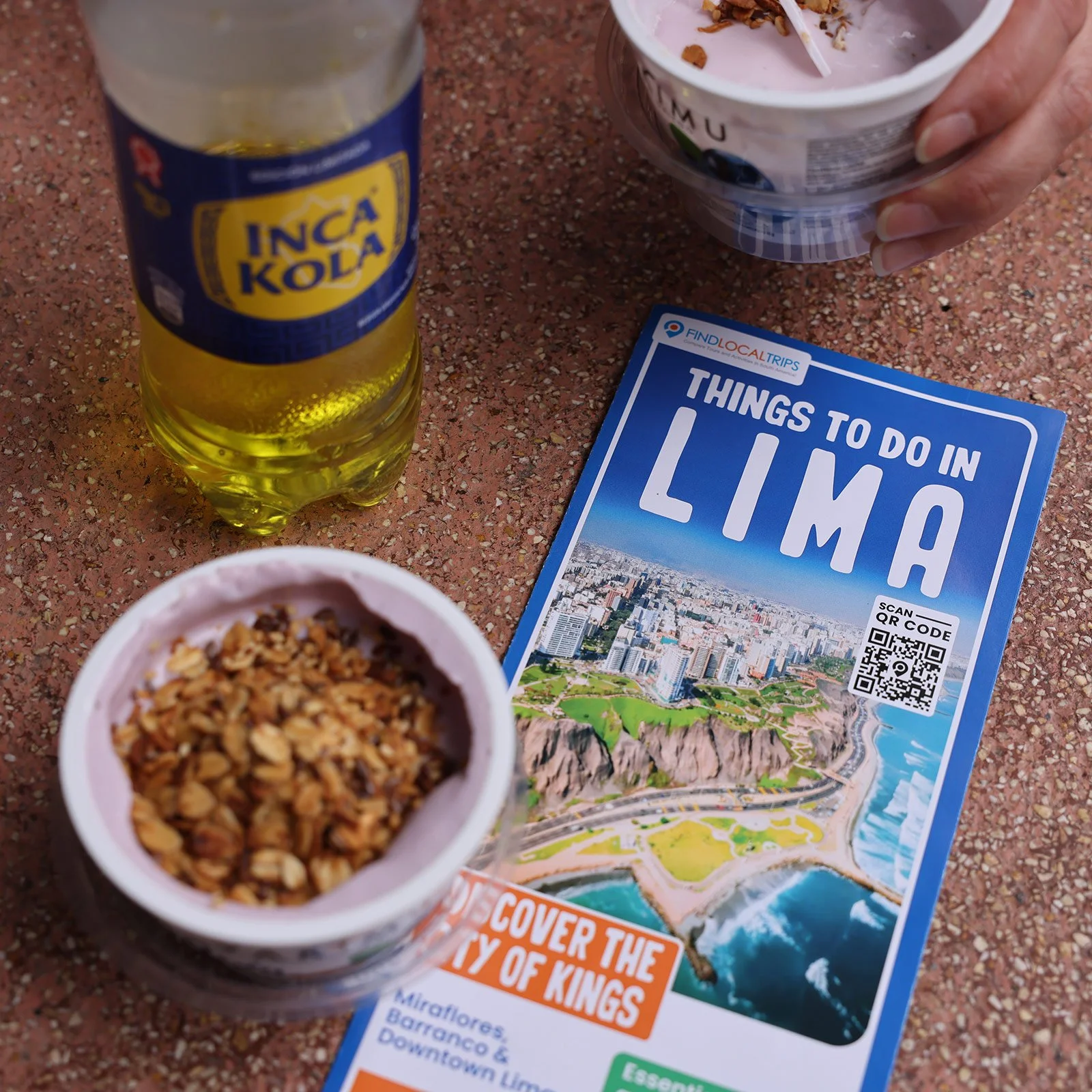 Inca Kola, yoghurt och en turistkarta över Lima