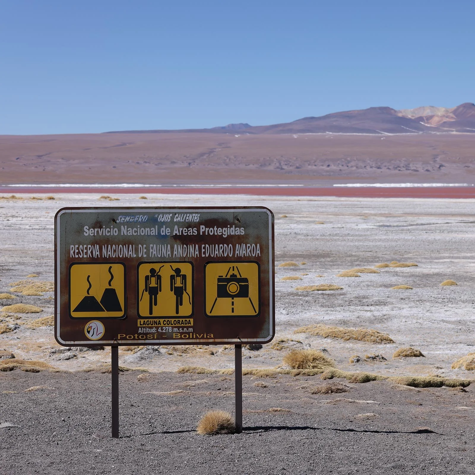 Skylt vid Laguna Colorada, Reserva Nacional de Fauna Andina Eduardo Avaroa, Bolivia