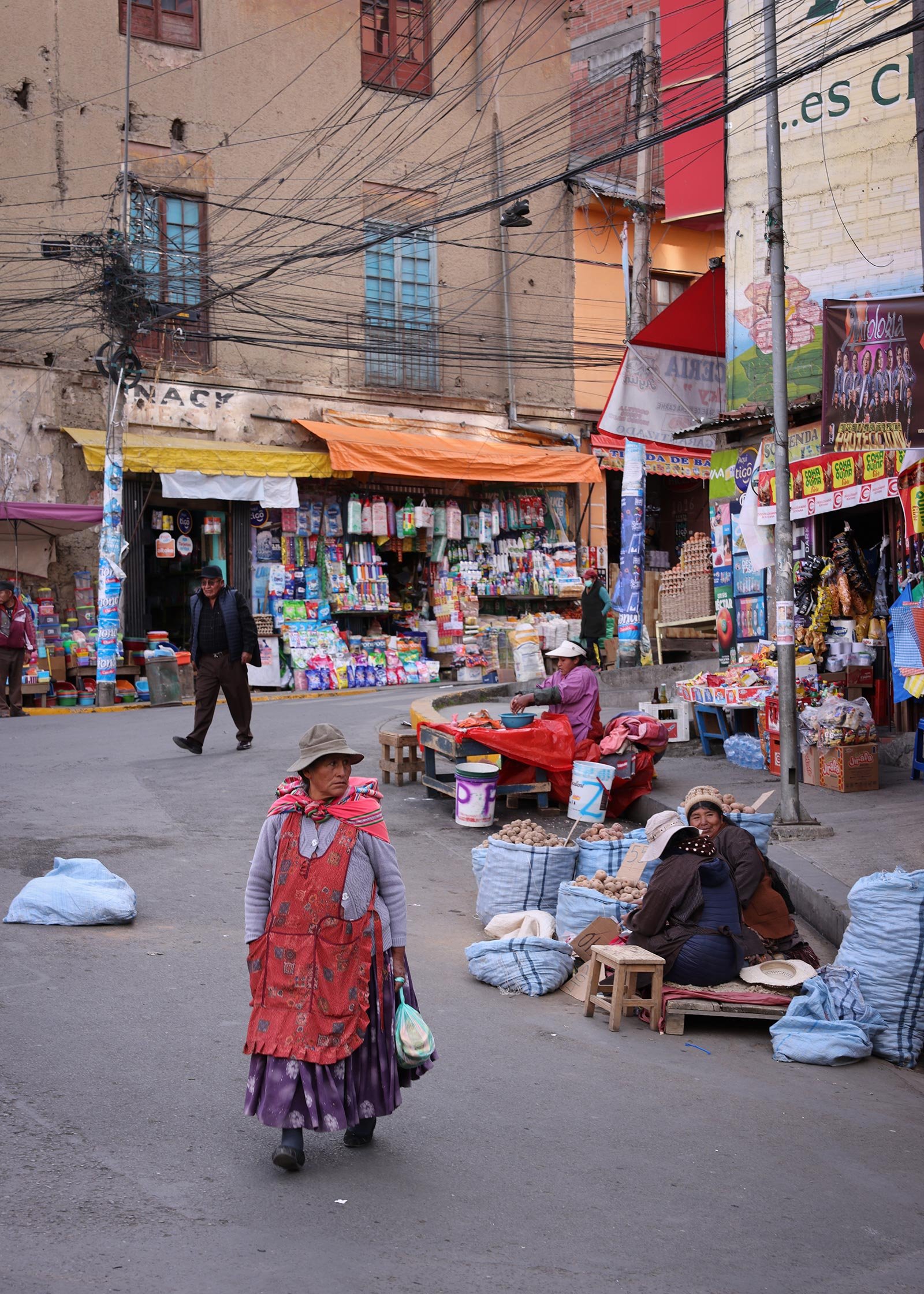 Vardagsliv på en gata i La Paz, Bolivia