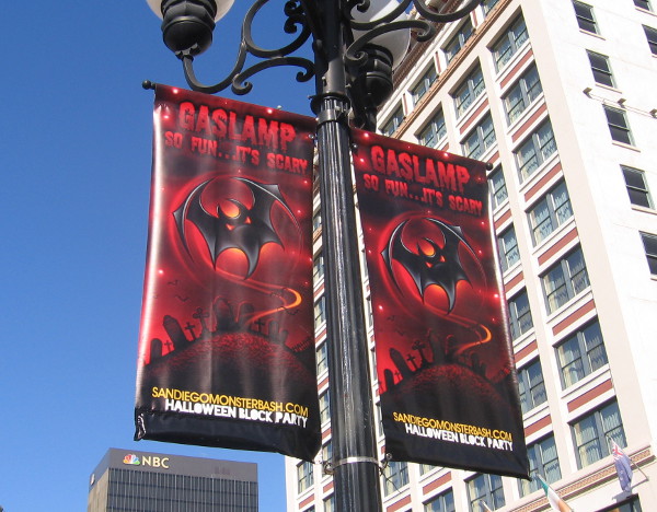 img_4853-some-spooky-gaslamp-halloween-banners-spotted-in-october-of-2014.jpg