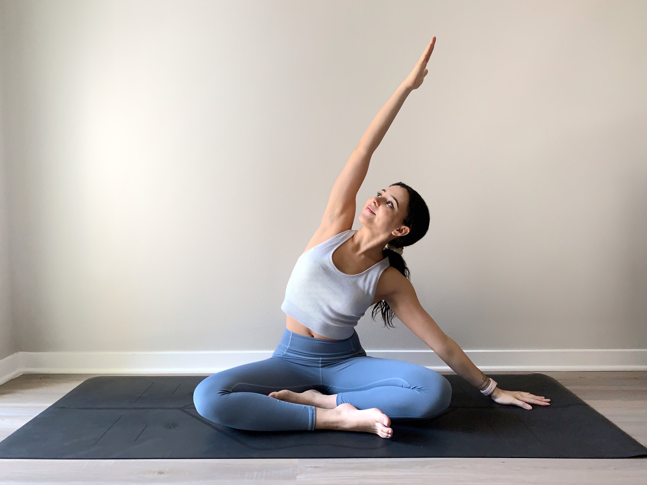 Yoga Positions  Photo yoga, Idées yoga, Belles poses de yoga