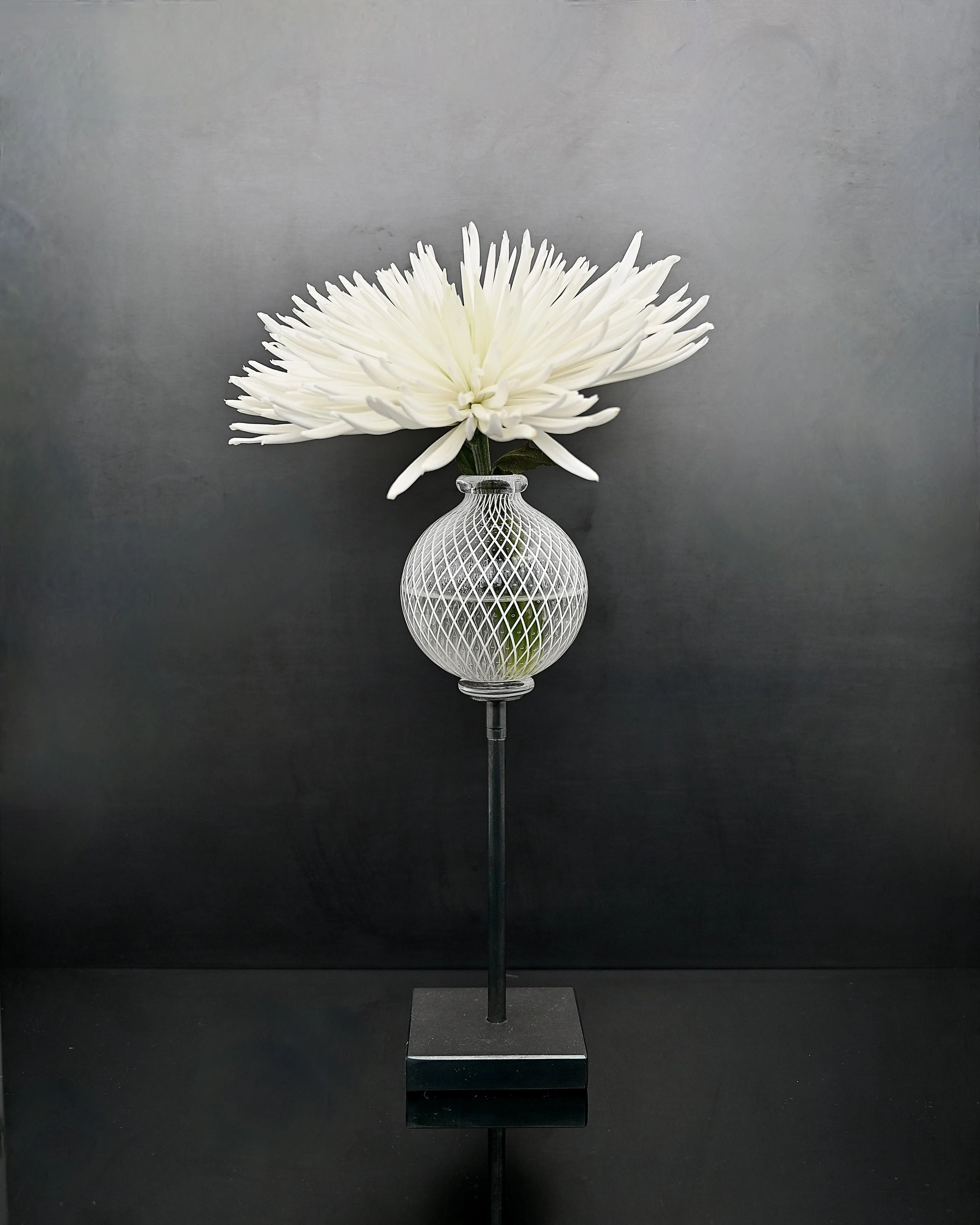 White Reticello bud vase on stand