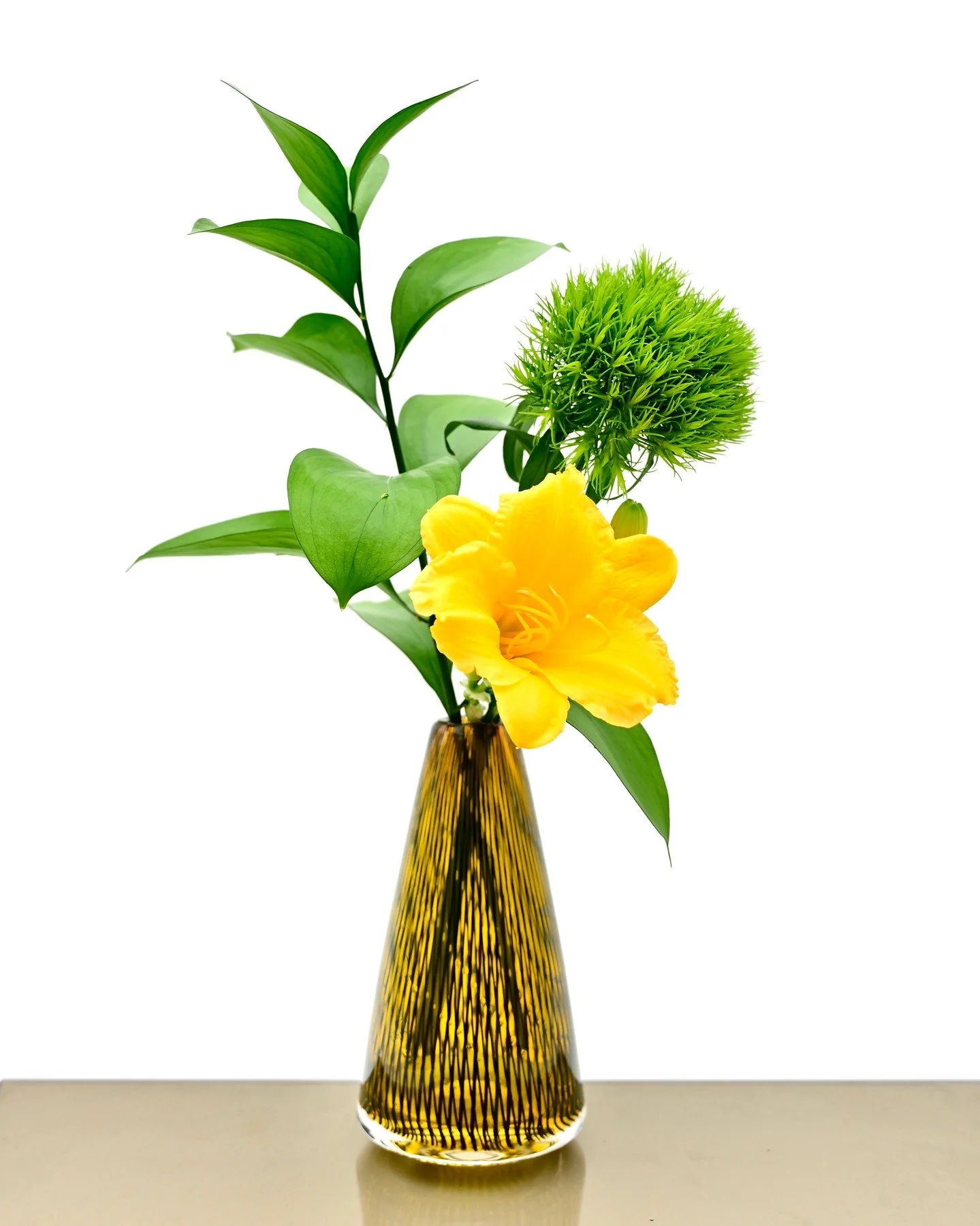 Just added this bud vase to the website! *Link in Bio