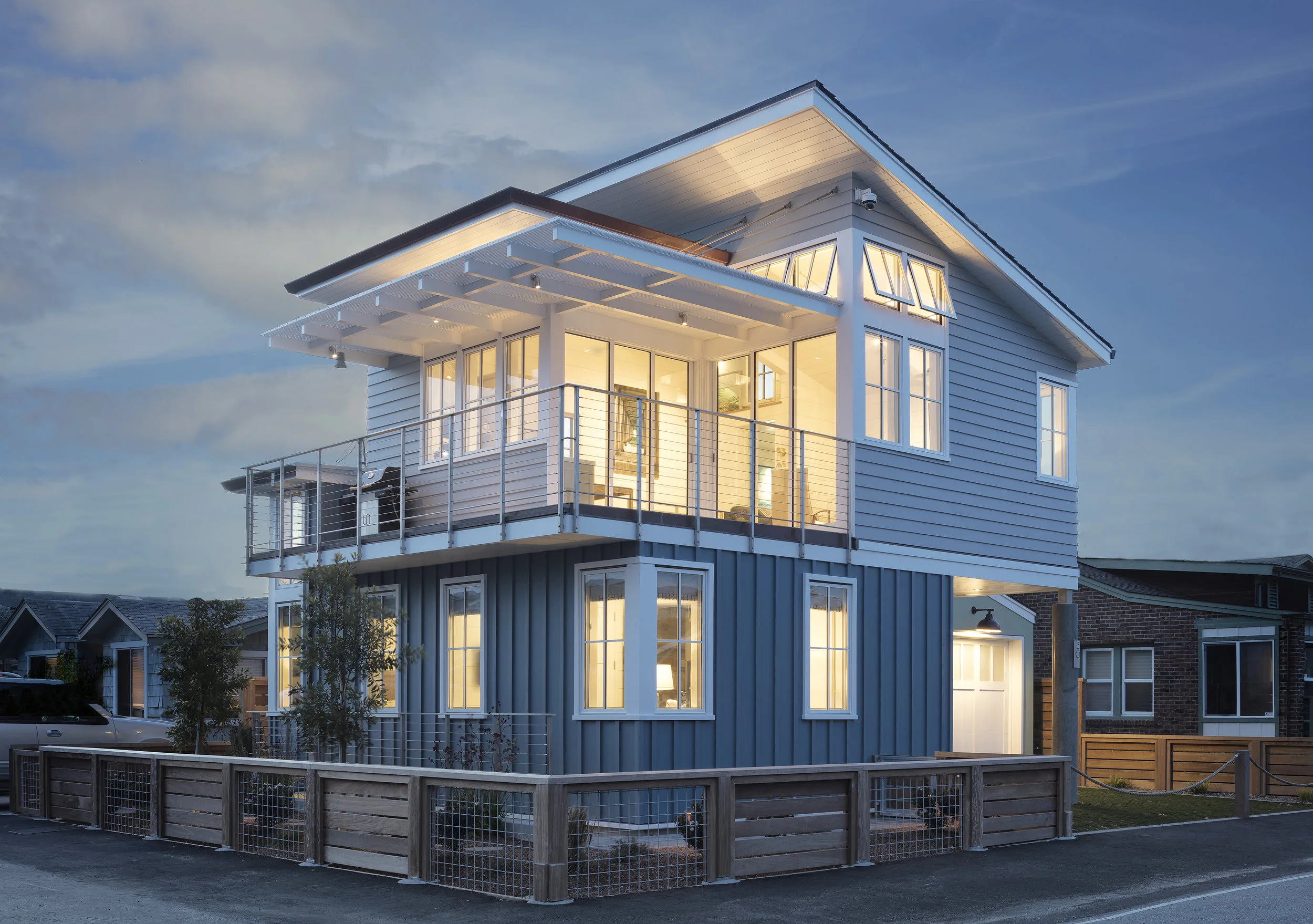 05_35th_Ave_Front_Dusk.jpg