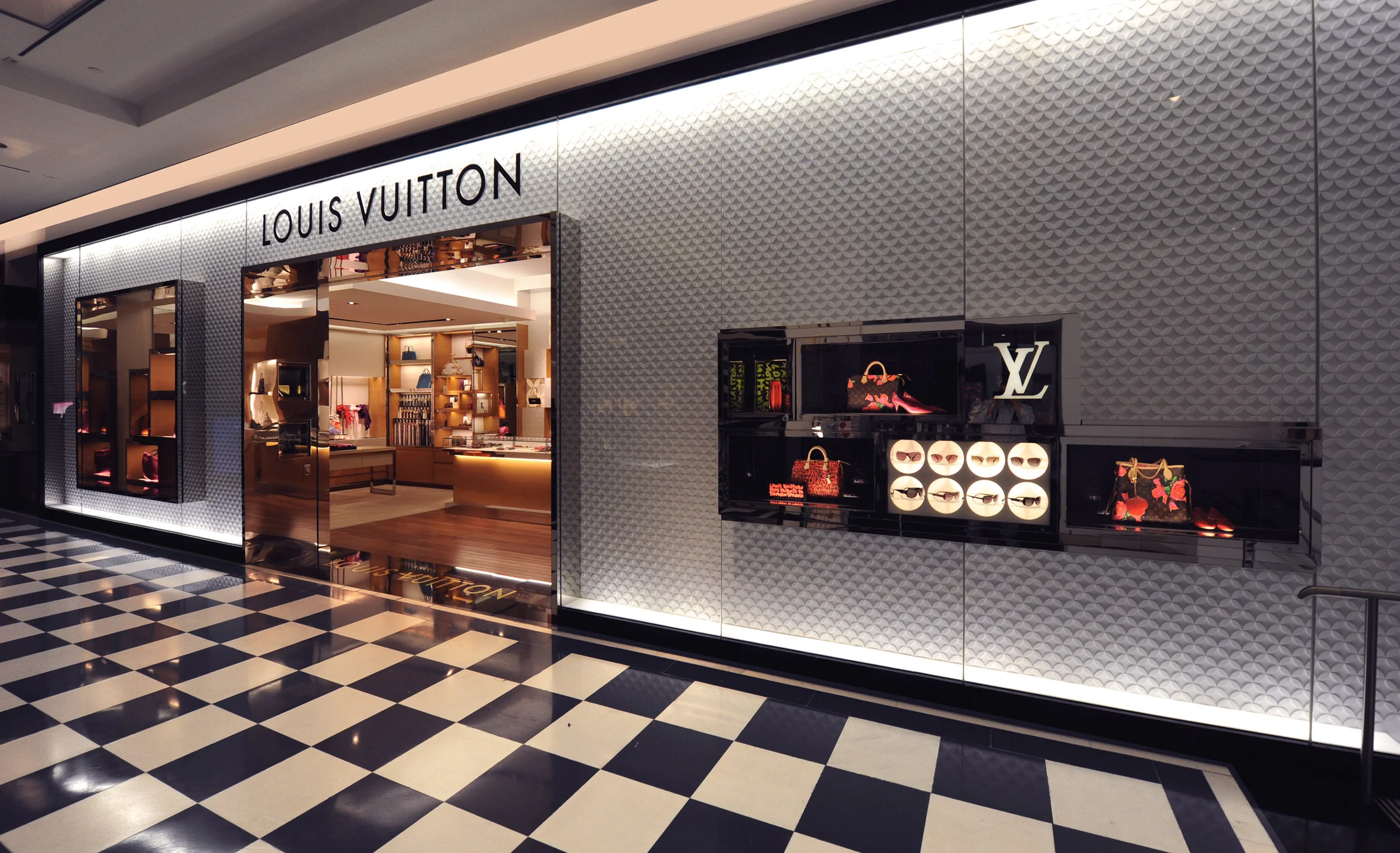 Louis Vuitton, Bloomingdale's