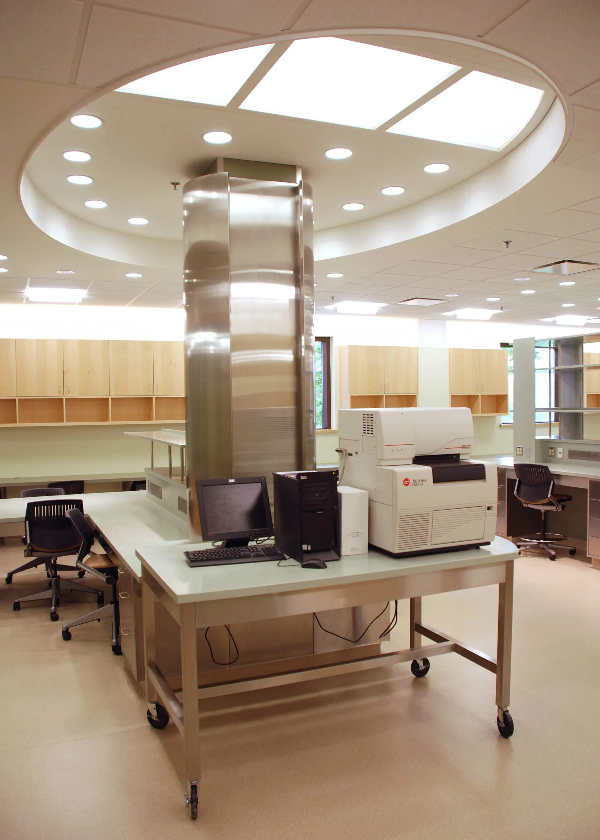  New Brunswick, NJ  The Stem Cell Research Institute is designed around an open space with four principal lab benches, each of which can accommodate four simultaneous experiments. A tissue laboratory and specialized stem cell lab are also included, a