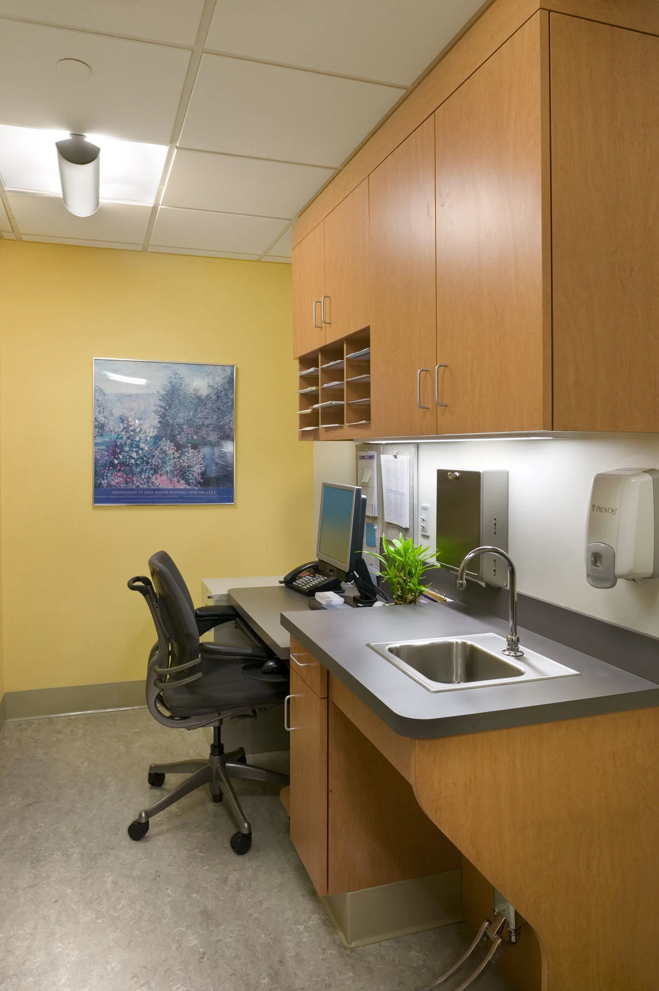  New York, NY  Occupational Health provides adult internal medicine services to New York Presbyterian Hospital employees. The need for more services resulted in the relocation of the facility to a vacant, 4100-square foot basement space. The interior