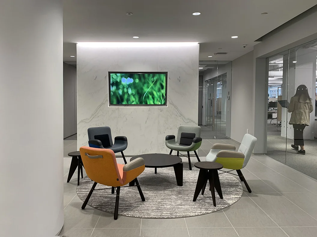 4_SMreception_video wall.jpg