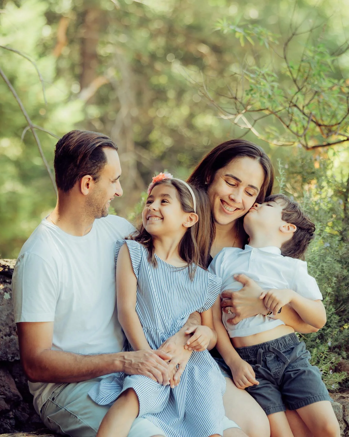 This Family &hearts;️

#bayareaphotographer #sanfranciscolifestylephotographer #flavycappellephotography #holidaycardseason #sfphotography