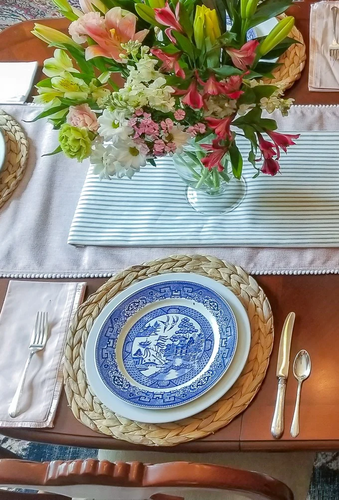 Table Setting in Style — LIVEN DESIGN