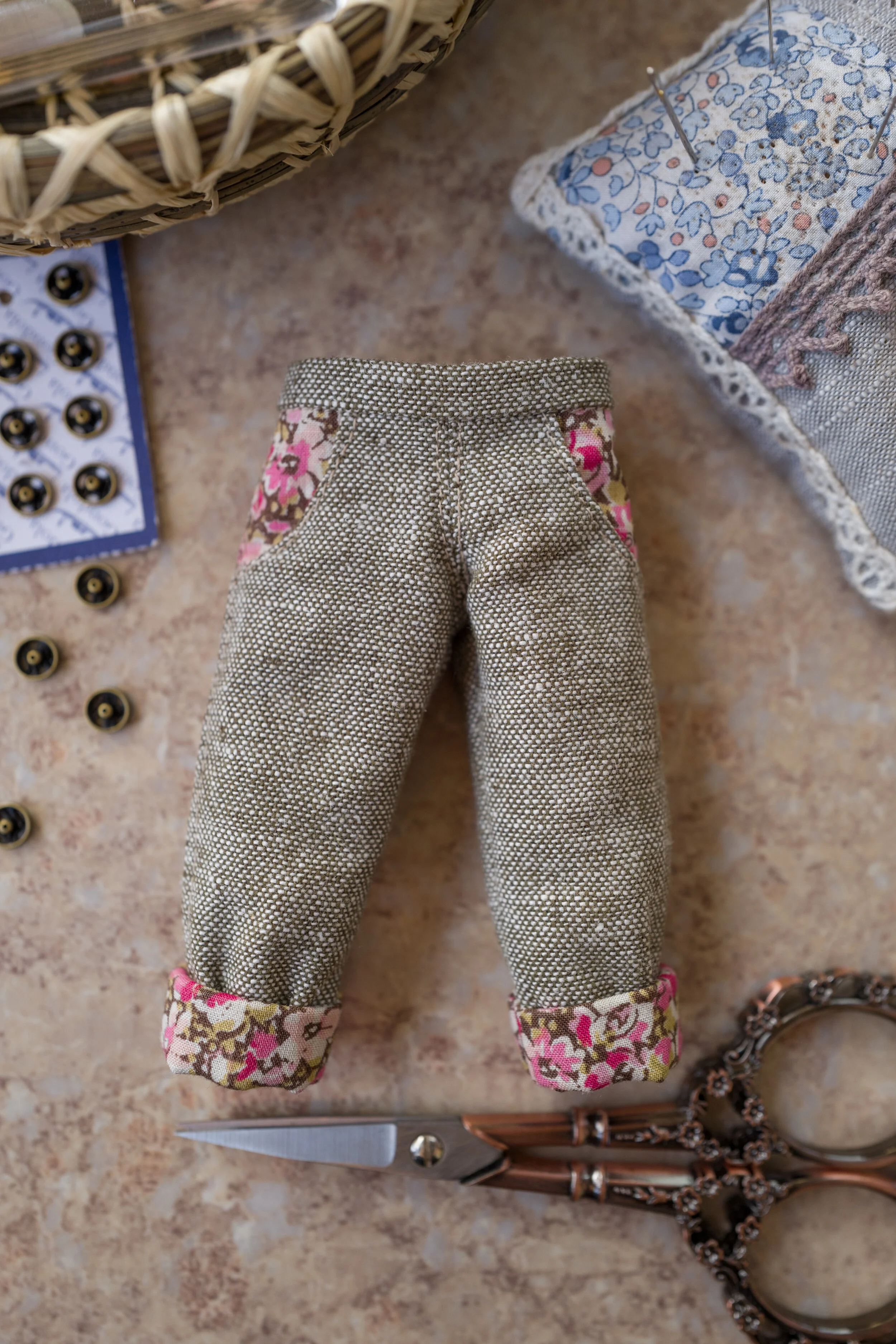 BLYTHE Cropped Pants- Beige