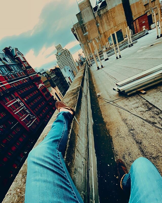 &ldquo;Being on the edge isn&rsquo;t as safe, but the view is better.&rdquo; - Ricky Gervais

#ontheedge #pointofview #nyc #24hrchurch