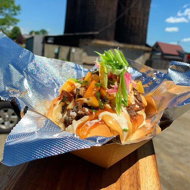 Snack yourself into the weekend @saltandlimenh style with the &ldquo;Grilly Cheesesteak 3.0&rdquo;. This hot mess of Shaved sirloin and trailer cheese is topped with fresh nectarines, and sweet chili hoisin sauce, green onion, and pickled jalapeños 