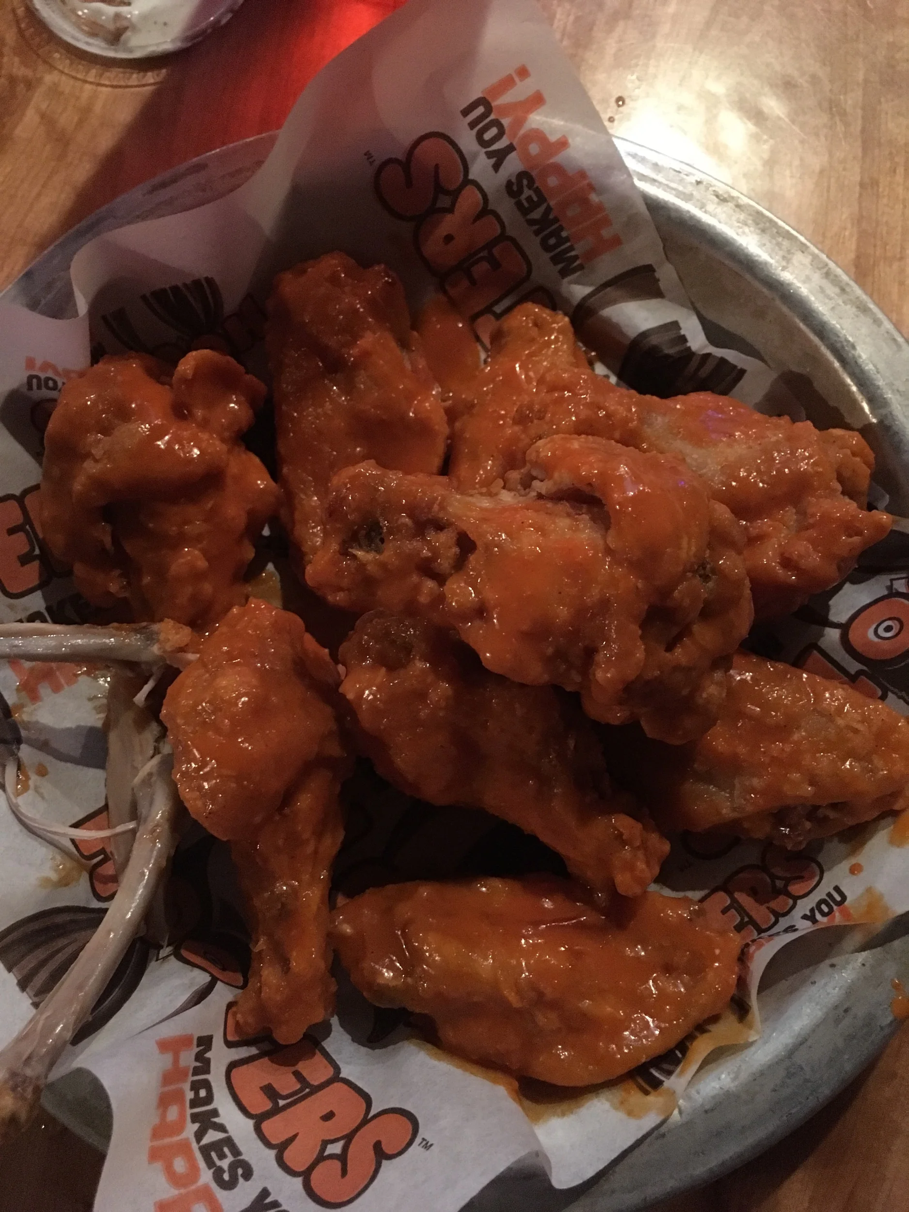I normally like Hooters wings. As long as they are breaded. However, this batch of wings were horrible. You can tell they were sitting up for a long time. Wings were luke warm and rubbery. Just bad. #Trizash.