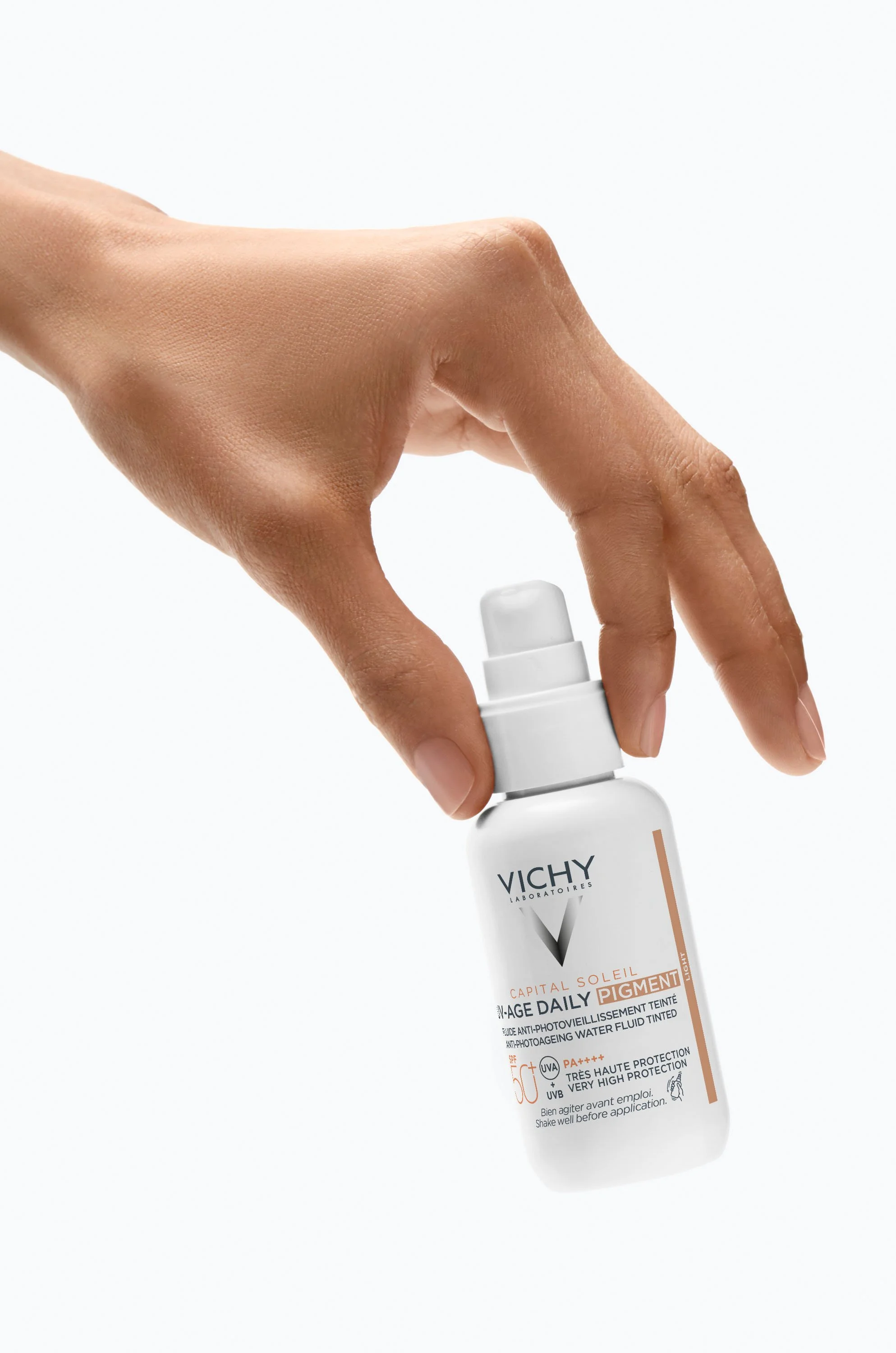 Vichy_Capital_Soleil_Uv-AgeDailyPigmentLight_3337875795265_InHand.jpg
