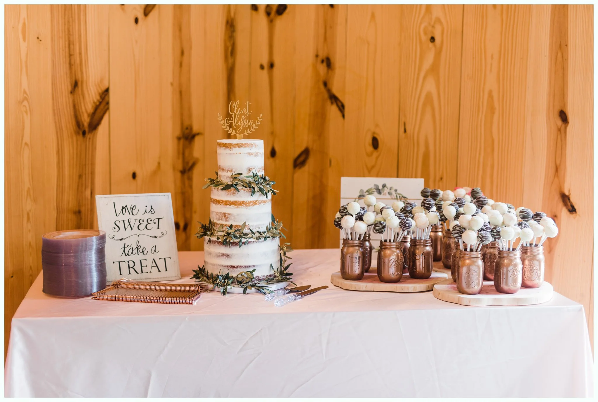 WeddingAttheFarmstead_4457.jpg