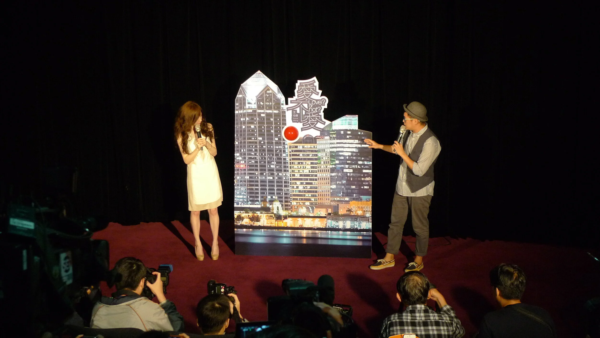 1011109A王心凌欣欣秀泰首映會 (2).JPG