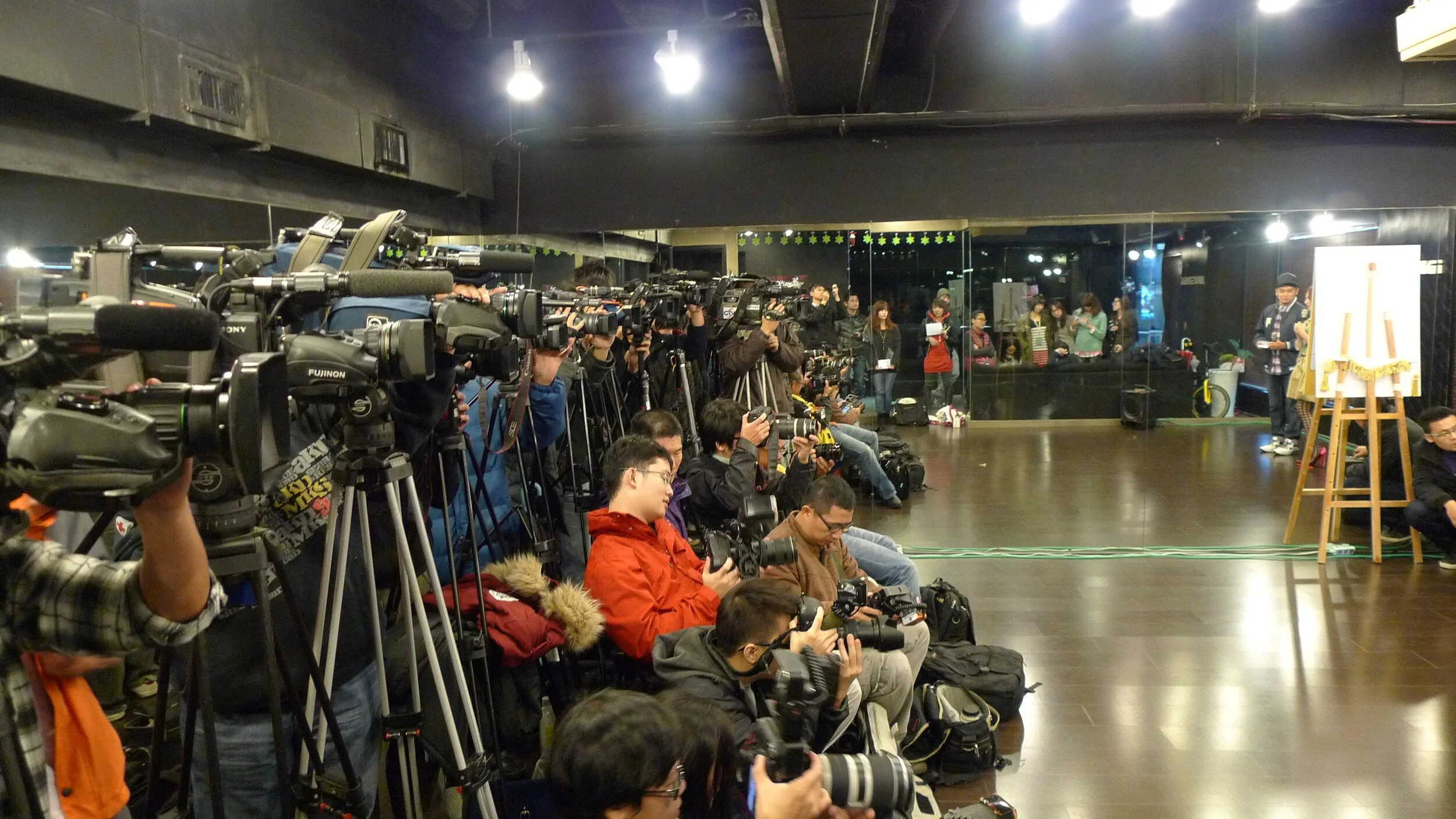 2012梁文音「黃色夾克」專輯發稿活動 (1).JPG