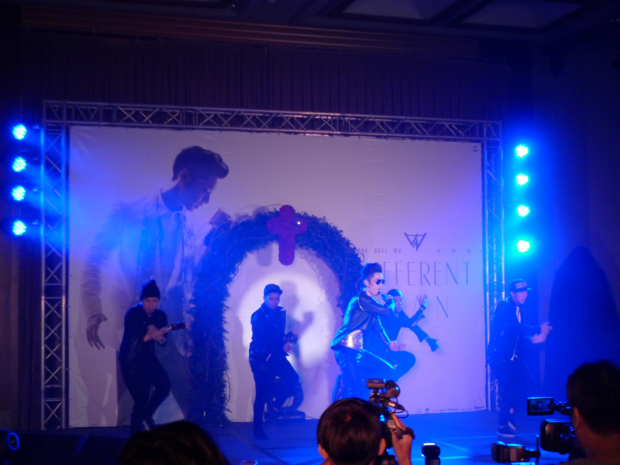 1020604吳建豪遠企記者會 (2).JPG