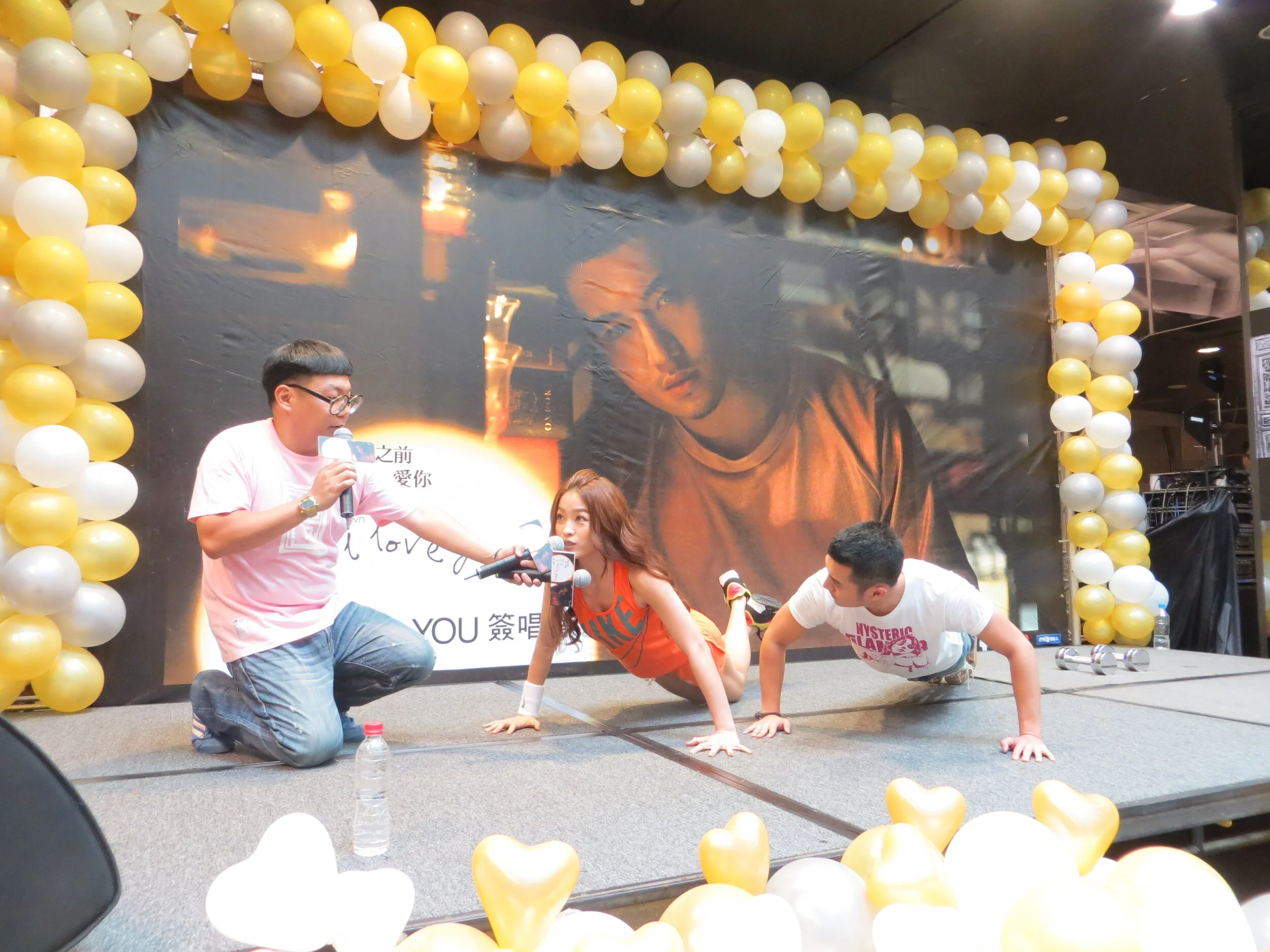 1020721鄭家星站前誠品簽唱會 (11).JPG