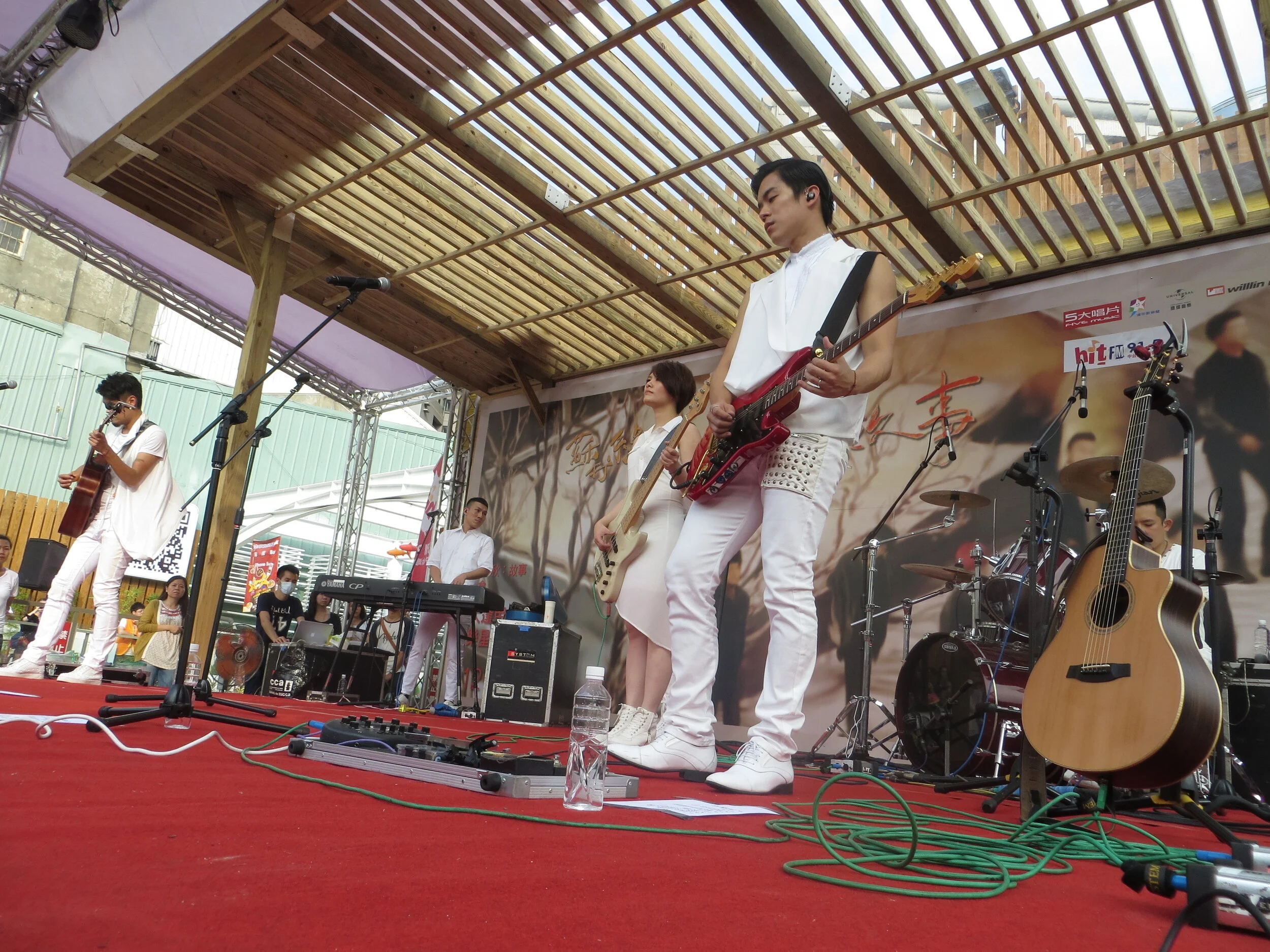 1021012蘇打綠五大唱片逢甲門市簽唱會 (19).JPG