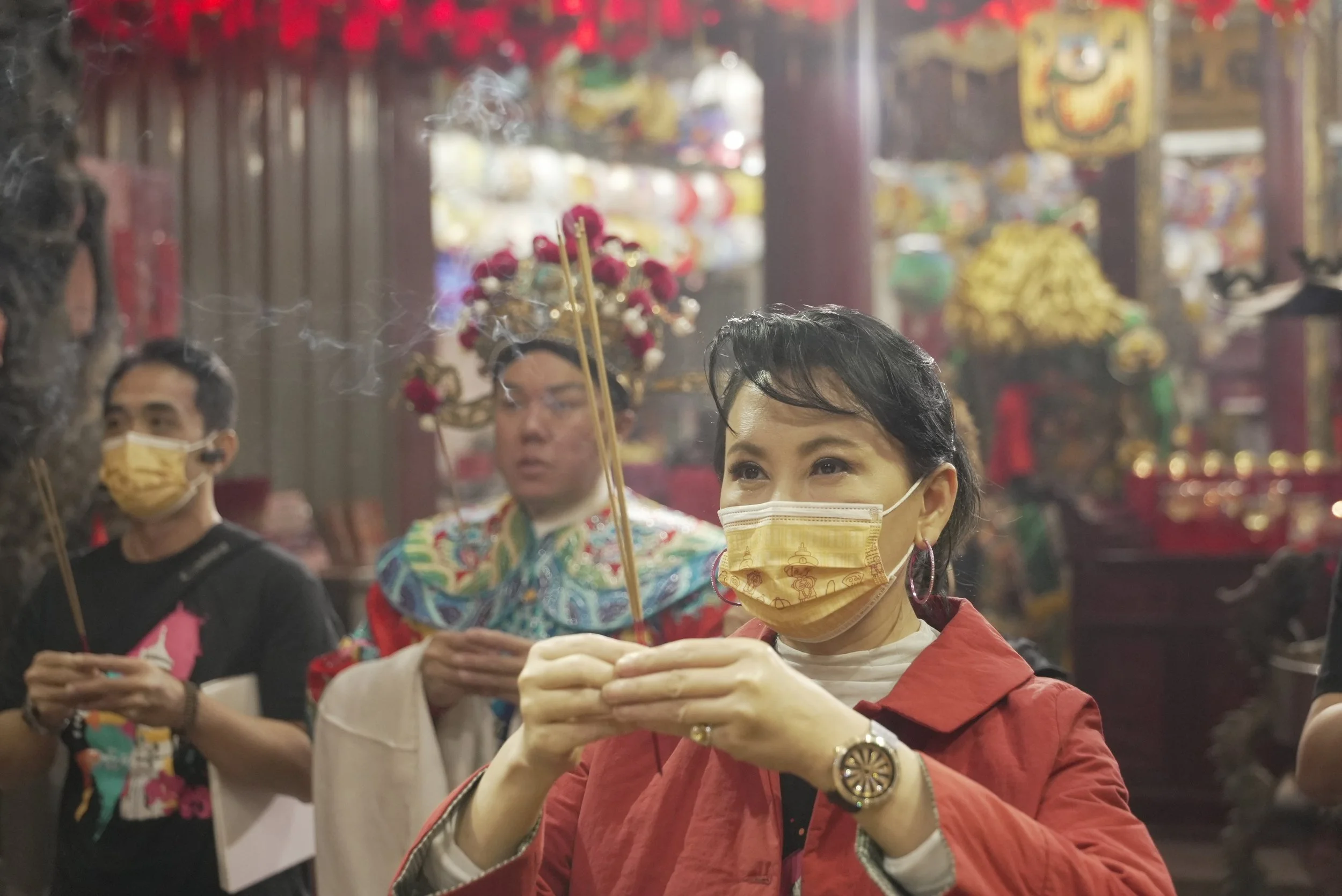 20220131嘉慶君遊臺灣-西螺福興宮太平媽除夕萬人開廟門活動參拜宣傳_廟內參拜9.JPG