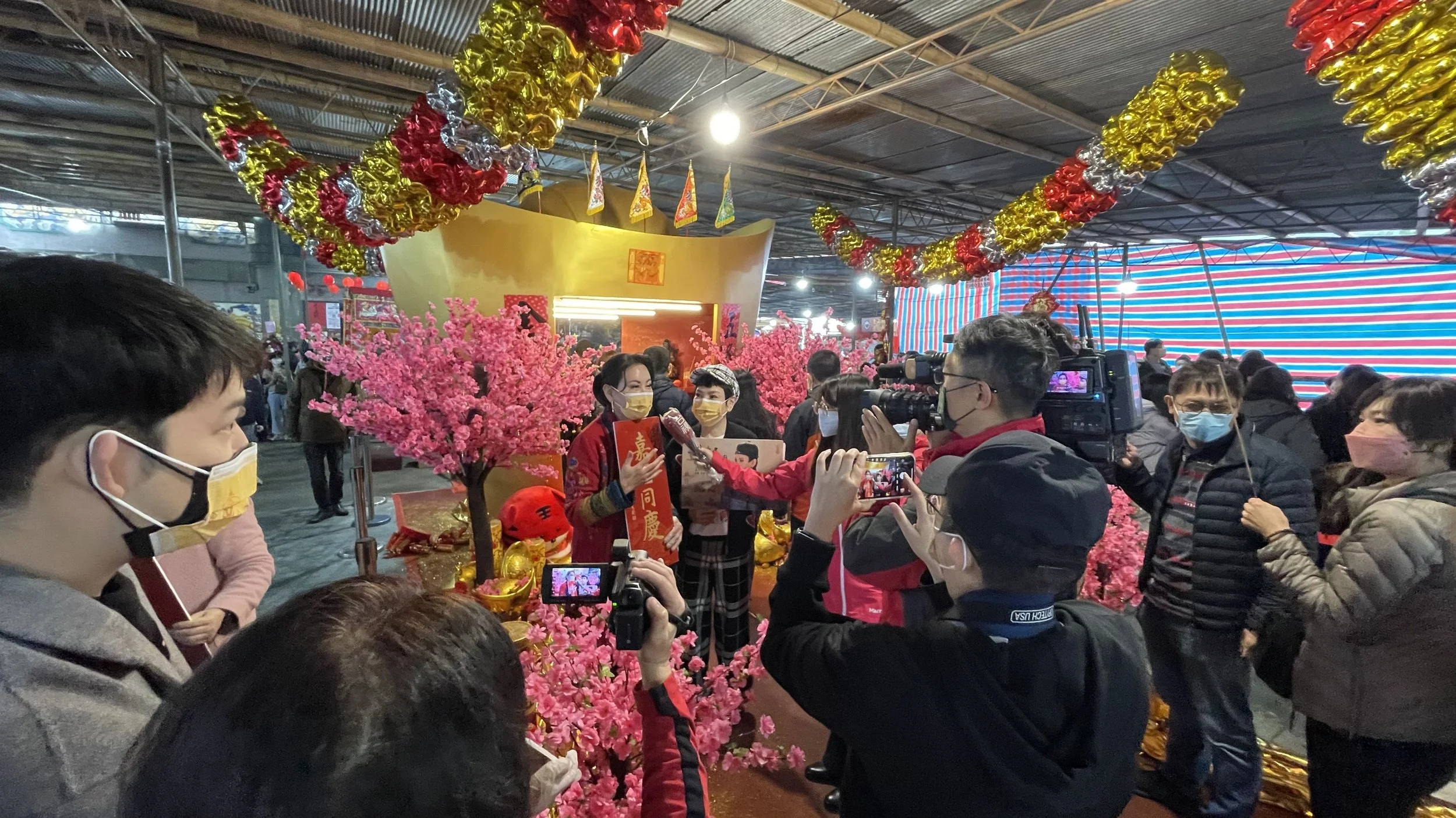 20220204嘉慶君遊臺灣-金山財神廟大年初四迎財神228.jpg