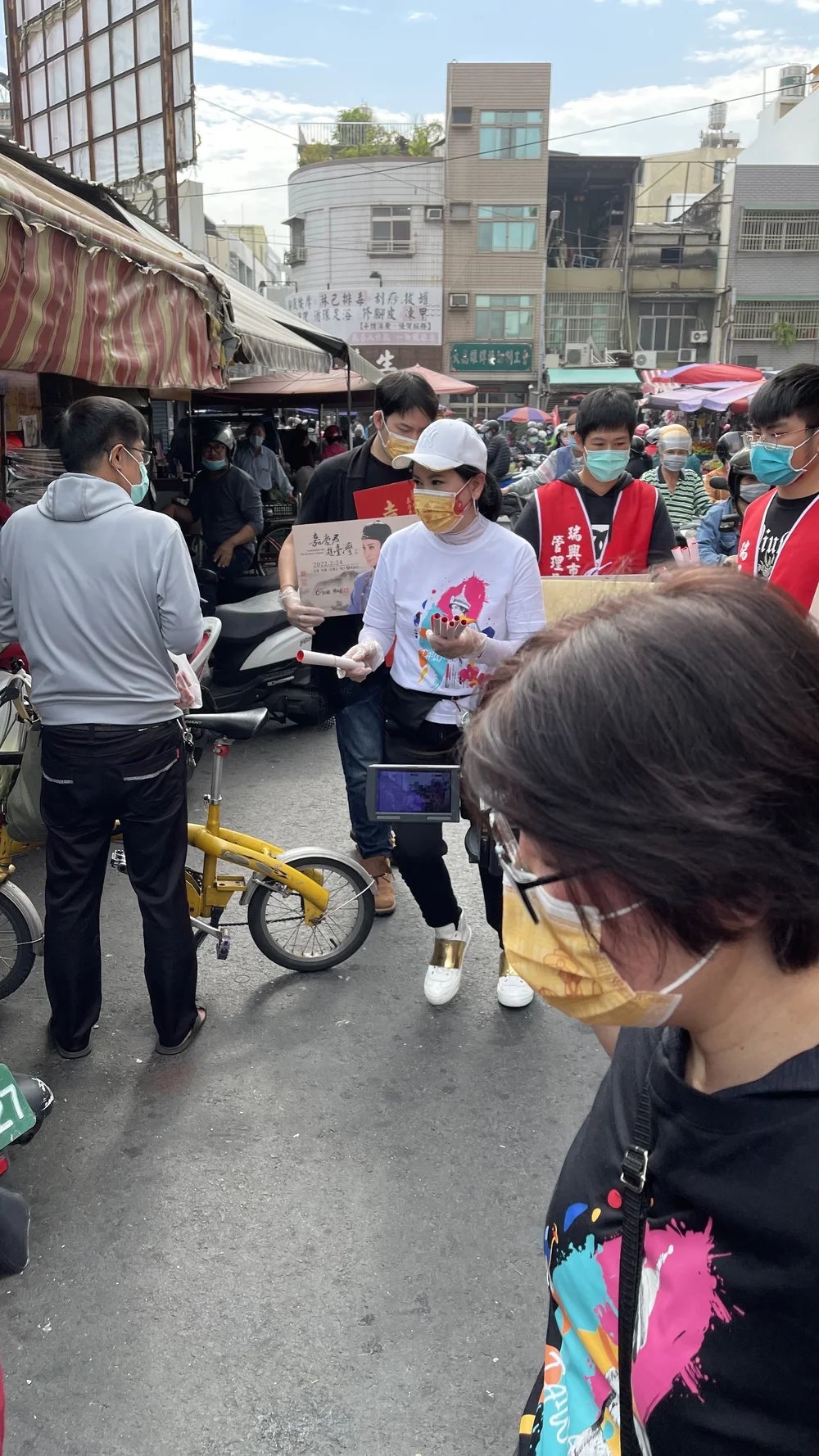 20220213嘉慶君遊臺灣-高雄瑞興市場掃街宣傳2.jpg