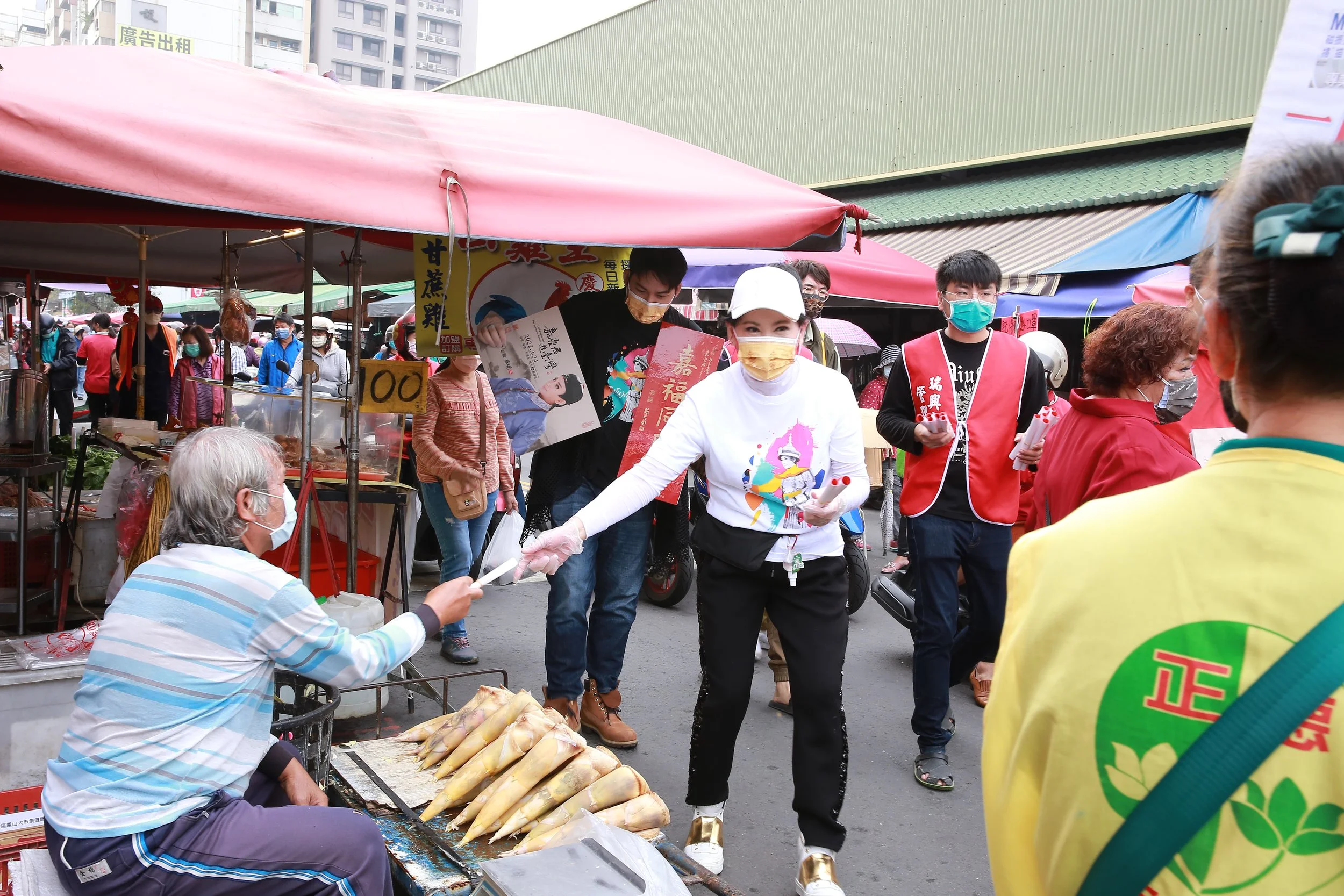 20220213嘉慶君遊臺灣-高雄瑞興市場掃街宣傳100.JPG