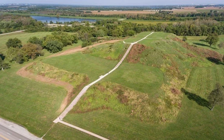 Episode 179 - CLASSIC: Them There Hills: Mounds and Moundbuilder Myths