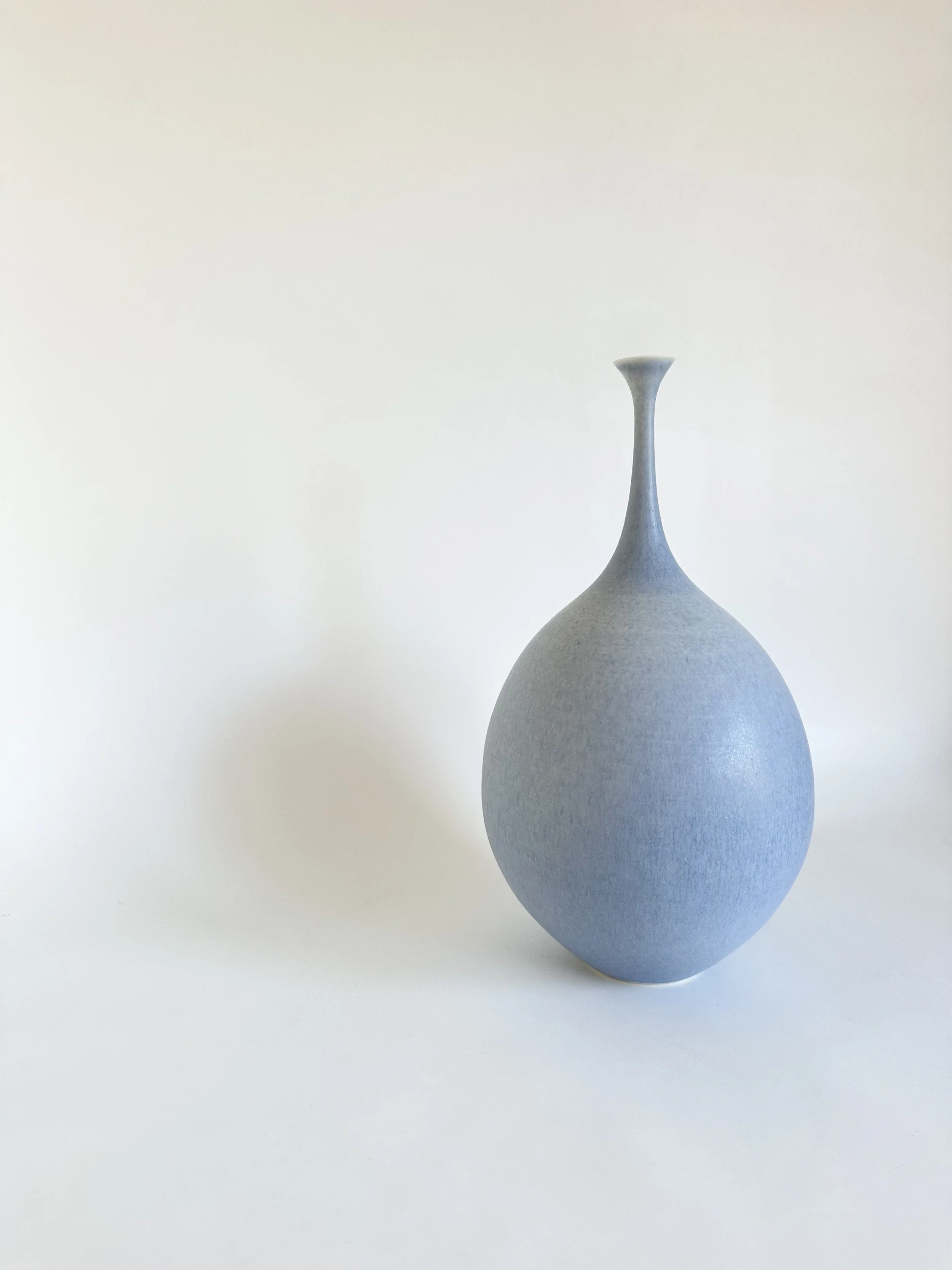 medium pod eggshell blue