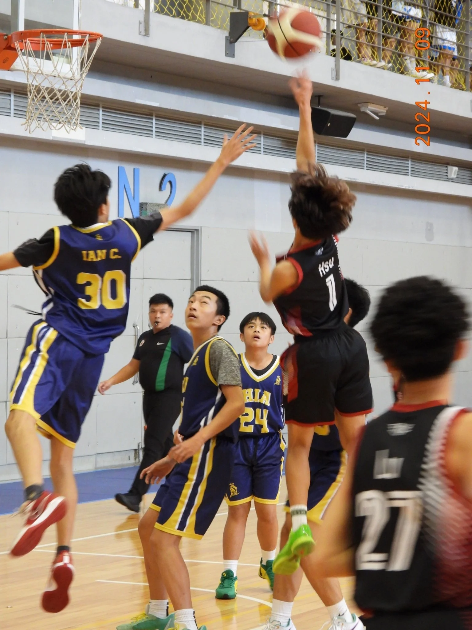 LINE_ALBUM_119逢甲盃_241119_2_0.jpg