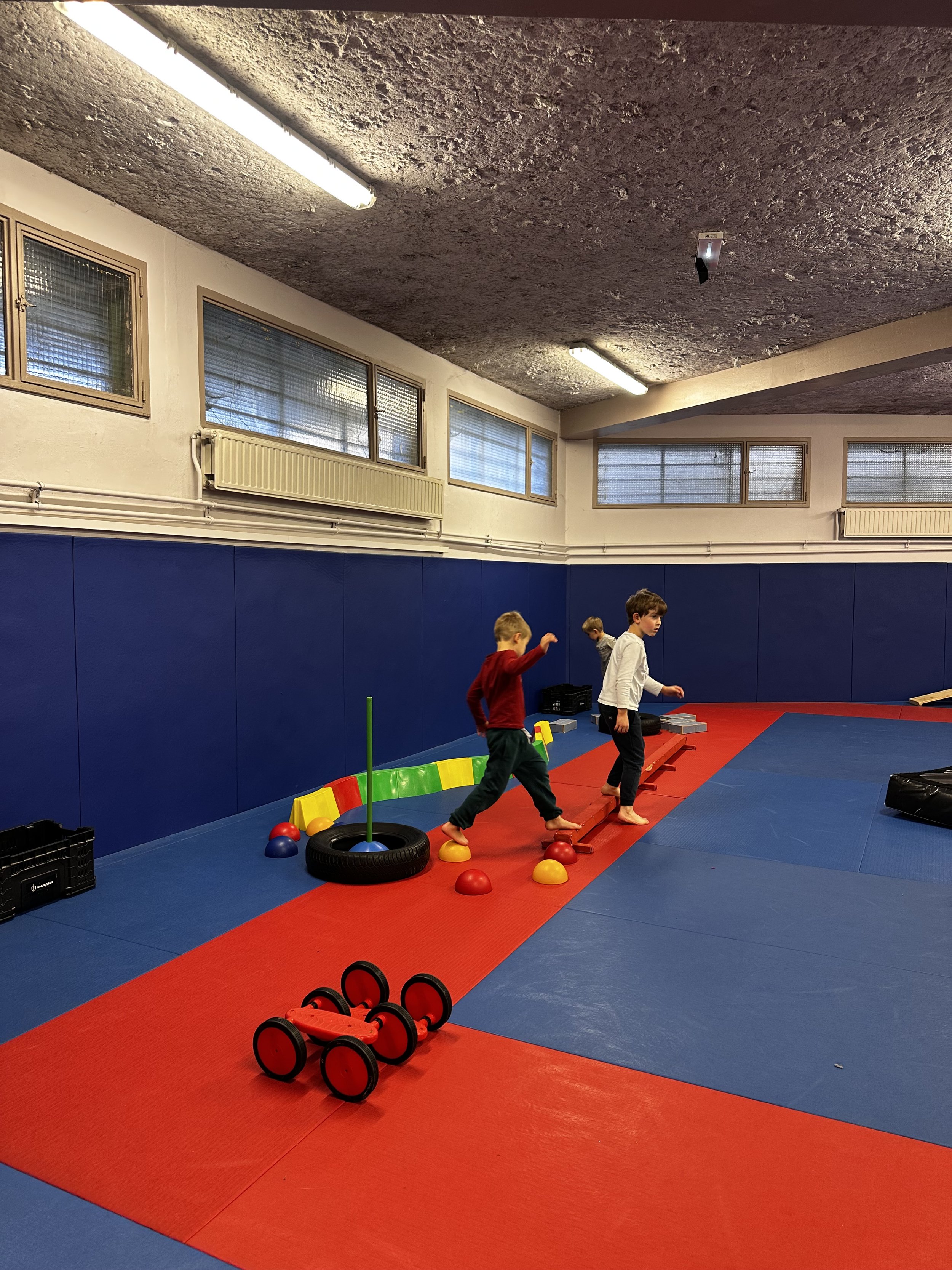 ATELIERS CIRQUE 6/8 ANS - 15 NOVEMBRE
