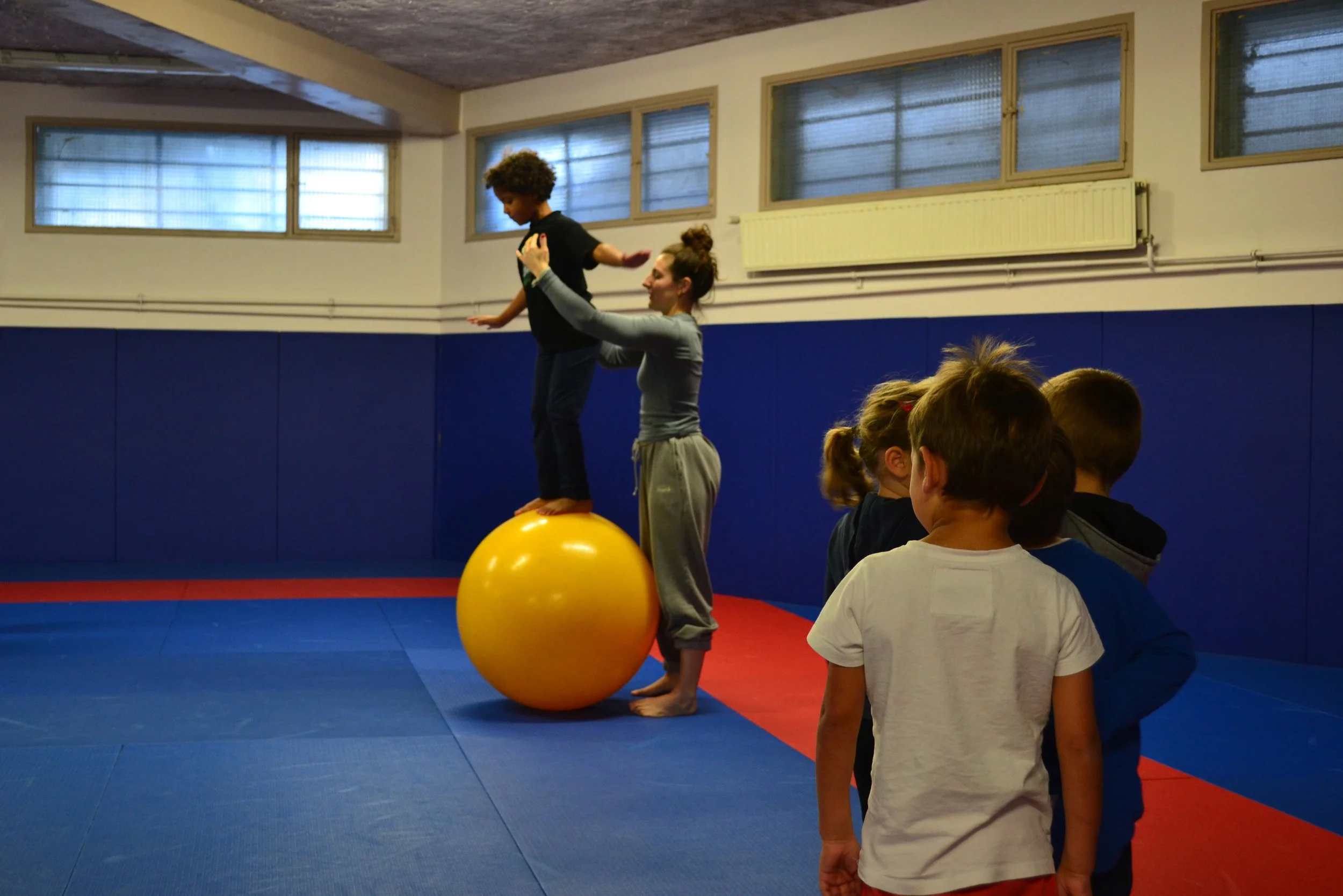 On recrute des intervenant·es Arts du Cirque ! 