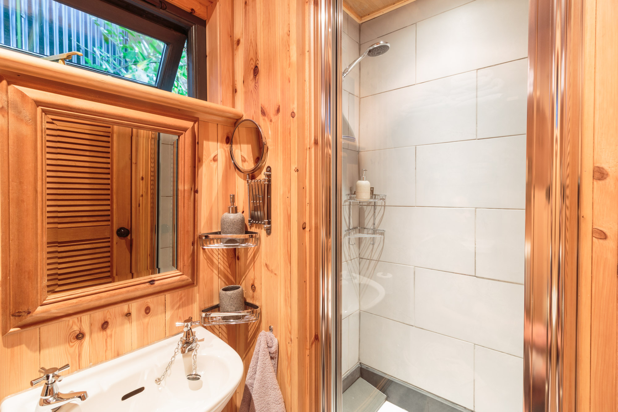 dansoleyphotography-st-kew-escapes-beech-bath-1.jpg