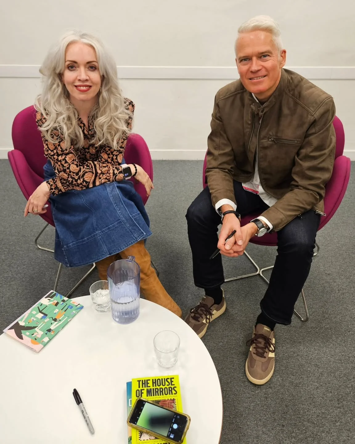 Great to talk crime & thriller fiction with the brilliant @erinjelly at the 'Only Murders in the Library' festival - thanks to Basingstoke Discovery Centre for inviting us!
#bookfestival #bookevent #hampshire #libraryevent