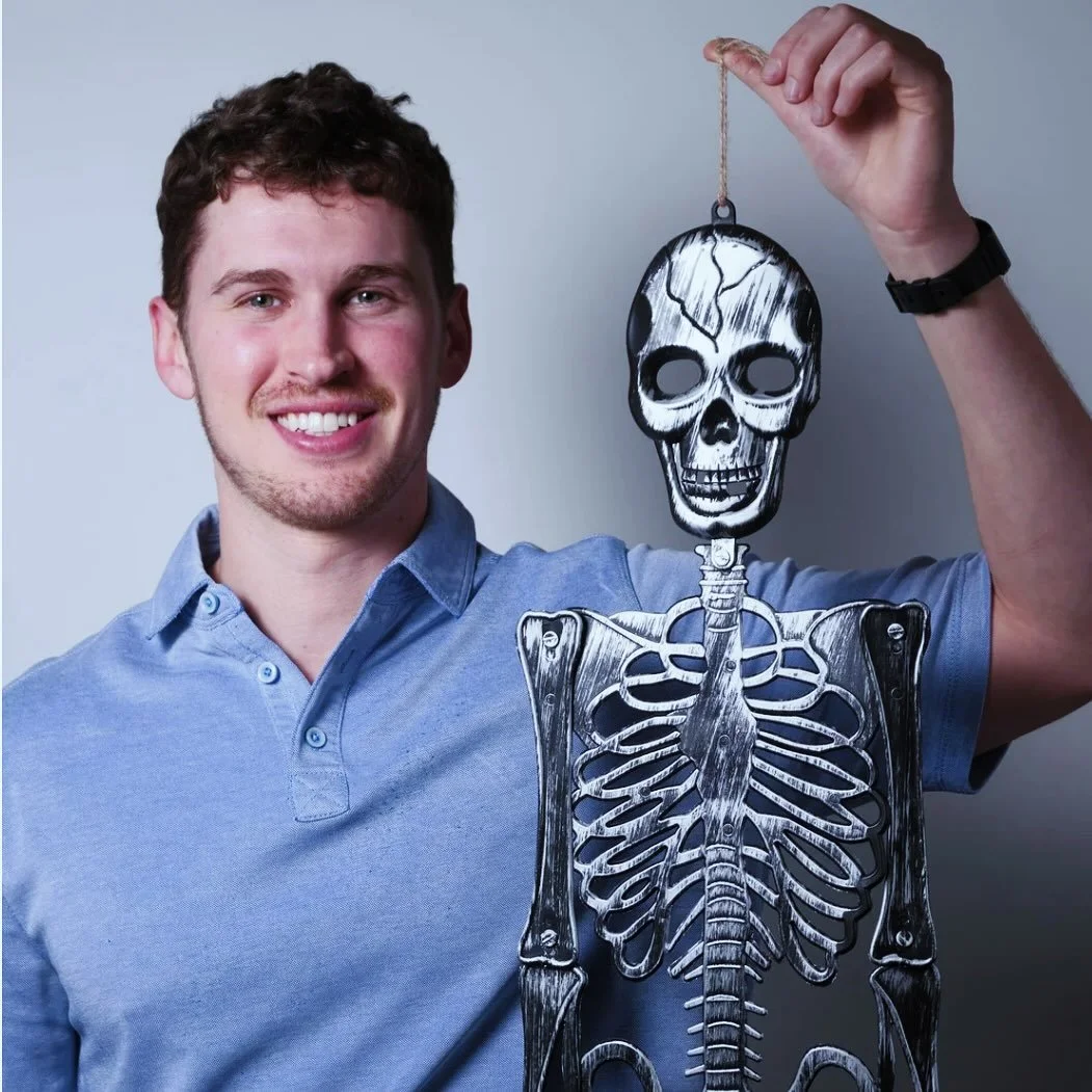 Meet the skilled Chiropractor, Dr. Hebb &amp; our dedicated team of RMT&rsquo;s behind our therapeutic massage treatments here at Sore Spots! From Chiro care to the diverse massage styles provided by our RMTs (like barefoot, Thai, Graston, and more!)