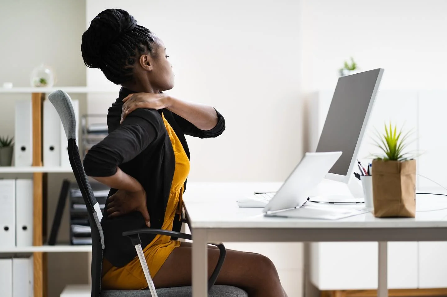 🪑 Sit happens &mdash; and yes, it deserves a rethink. Are you slumping, craning, or leaning forward (guilty as charged)? Long hours desk-bound can lead to &ldquo;sitting disease&rdquo; &mdash; tight hips, sore necks, drained energy, and that creepin