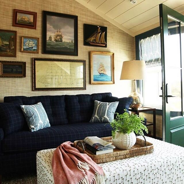 Love all of the divine details of this study on Nantucket by @samanthabisger. So cozy and charming!