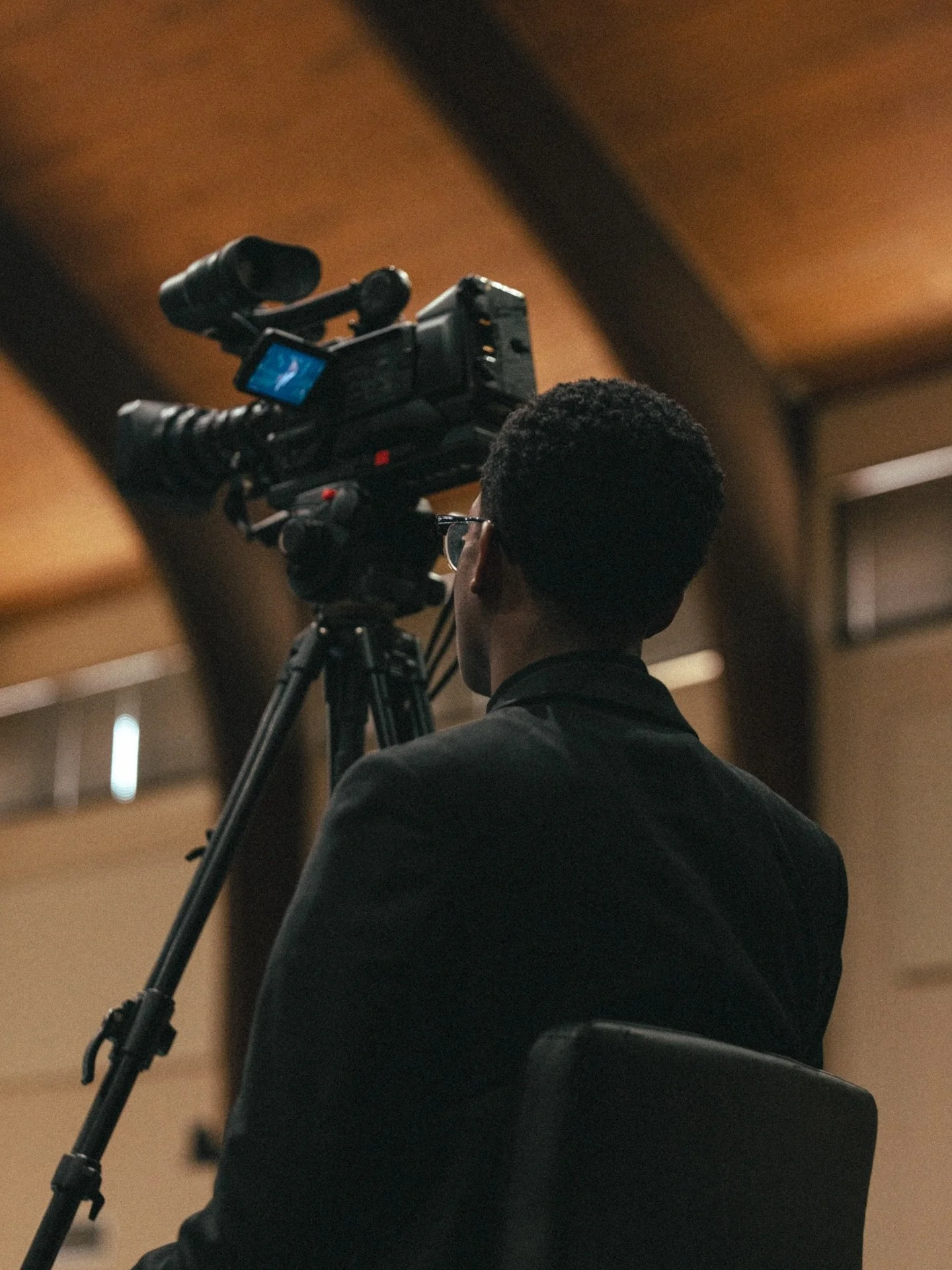 Need strength? Midweek service is your refill station. See you at 7 PM! 🔥