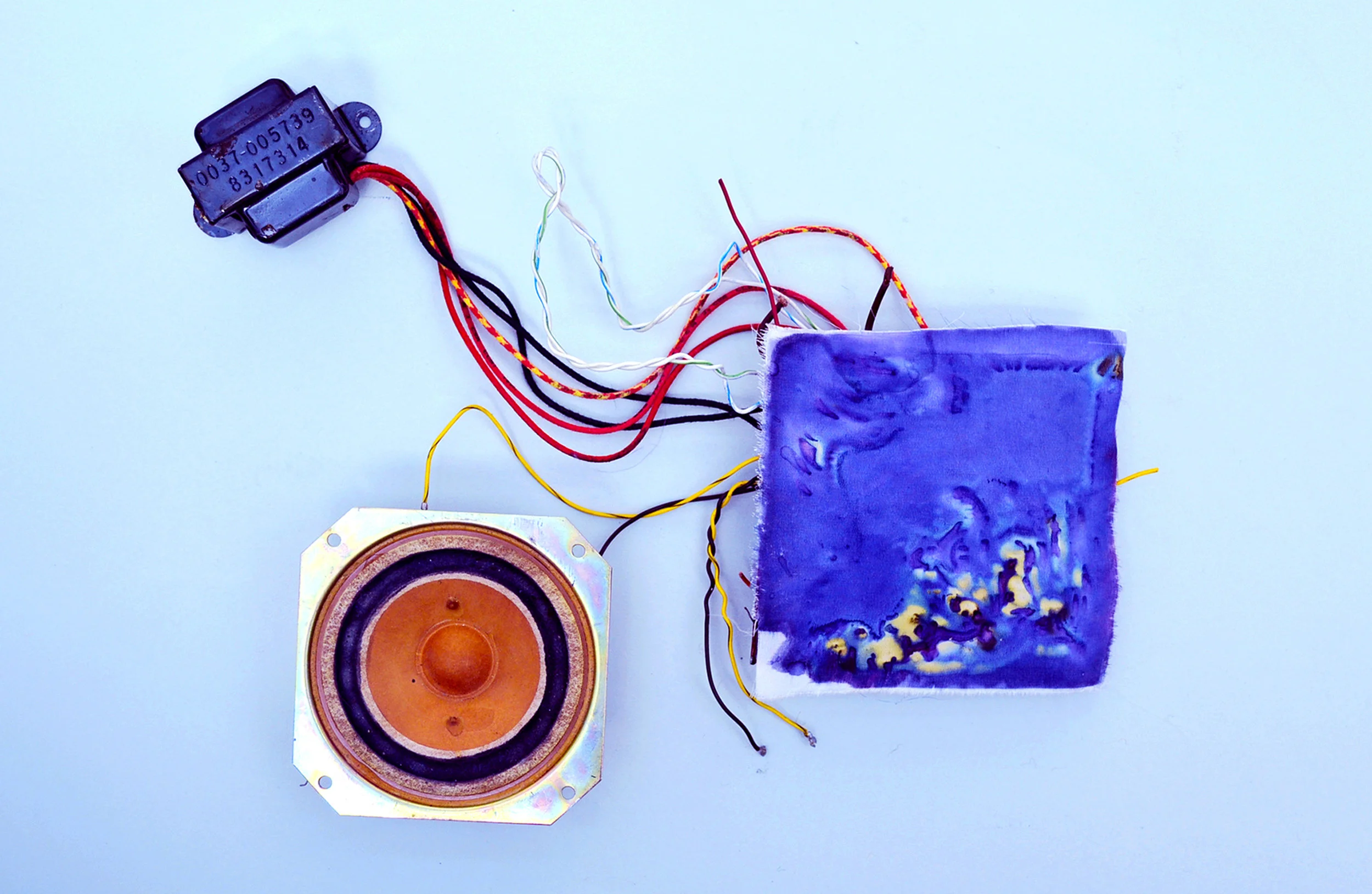 Electro Colour - printing on textile with an amplifier.jpg
