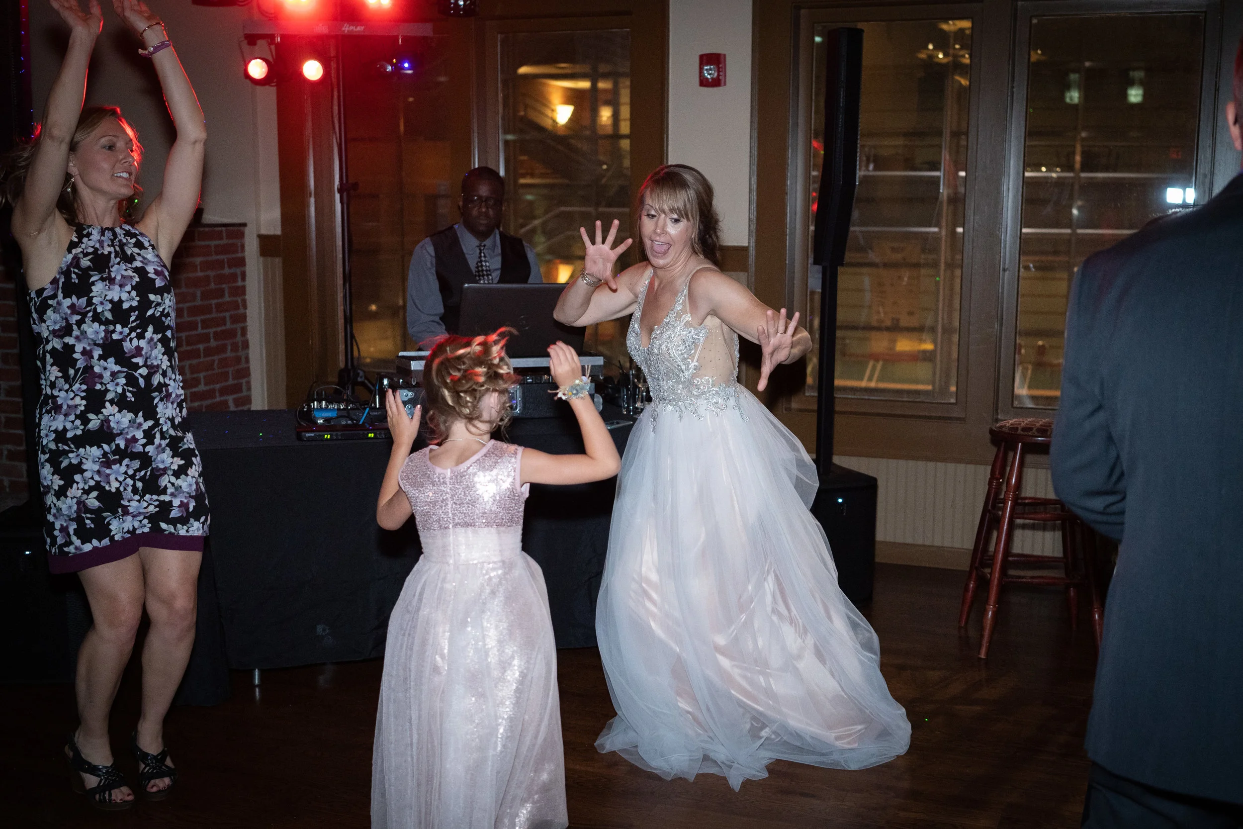 Kristin & Lee Highlights-223.JPG