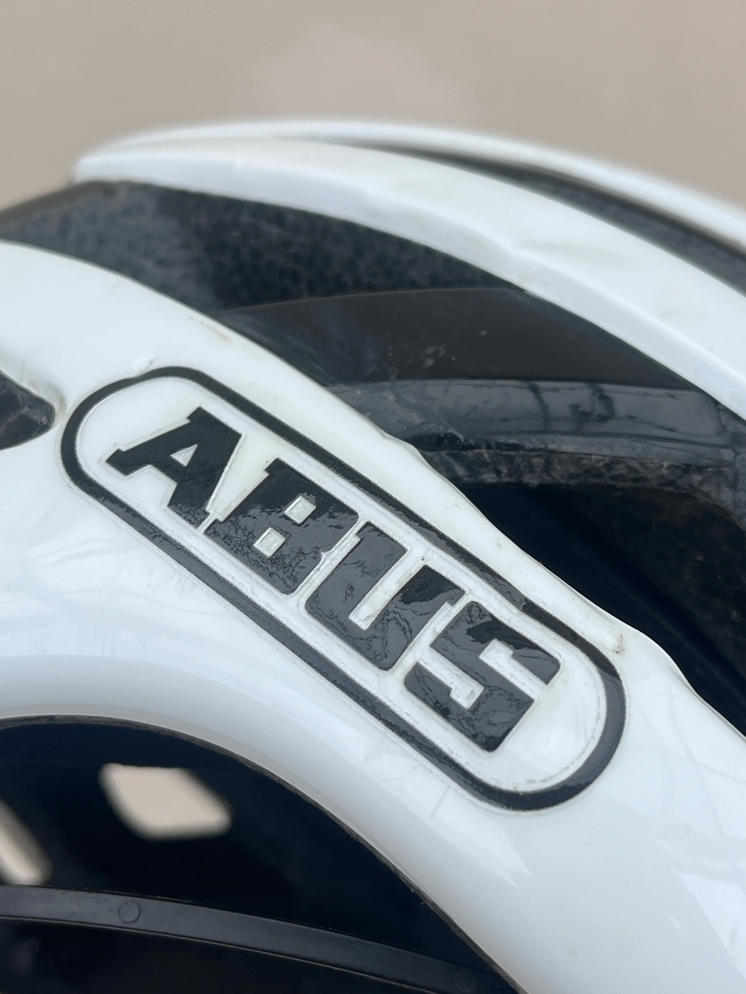 Abus adesivo trasferibile UV.jpg