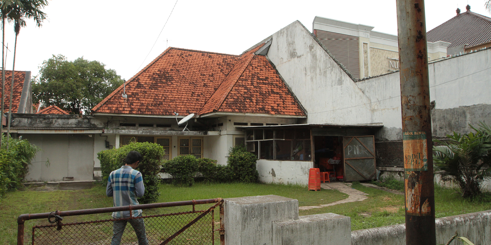  New Forms of Presentation? Heritage building split in half in Darmo 