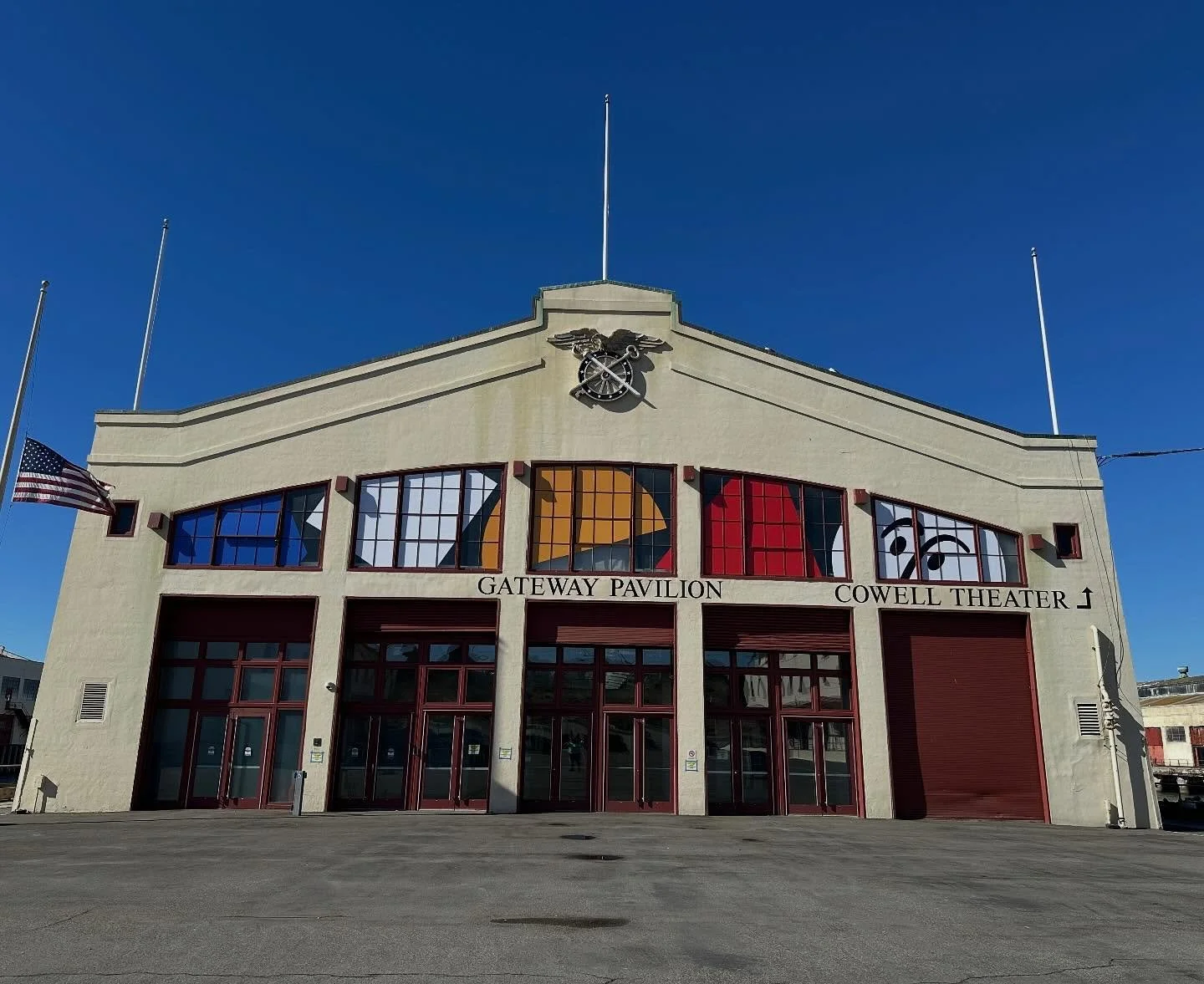 Last week was awesome! Shout out to @notionhq and @fortmasoncenter for trusting us with this installation on this historic gem of our city! We surveyed, produced, and installed this large format keystone graphic for the #makewithnotion event. It defi