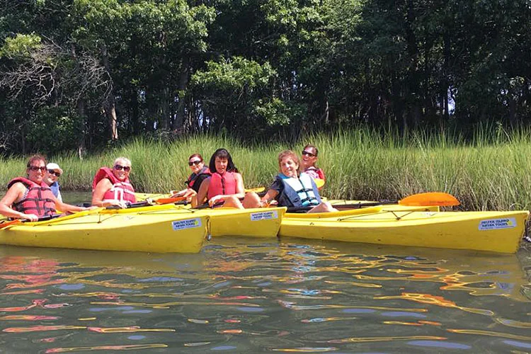 kayakgroupwomen.jpg